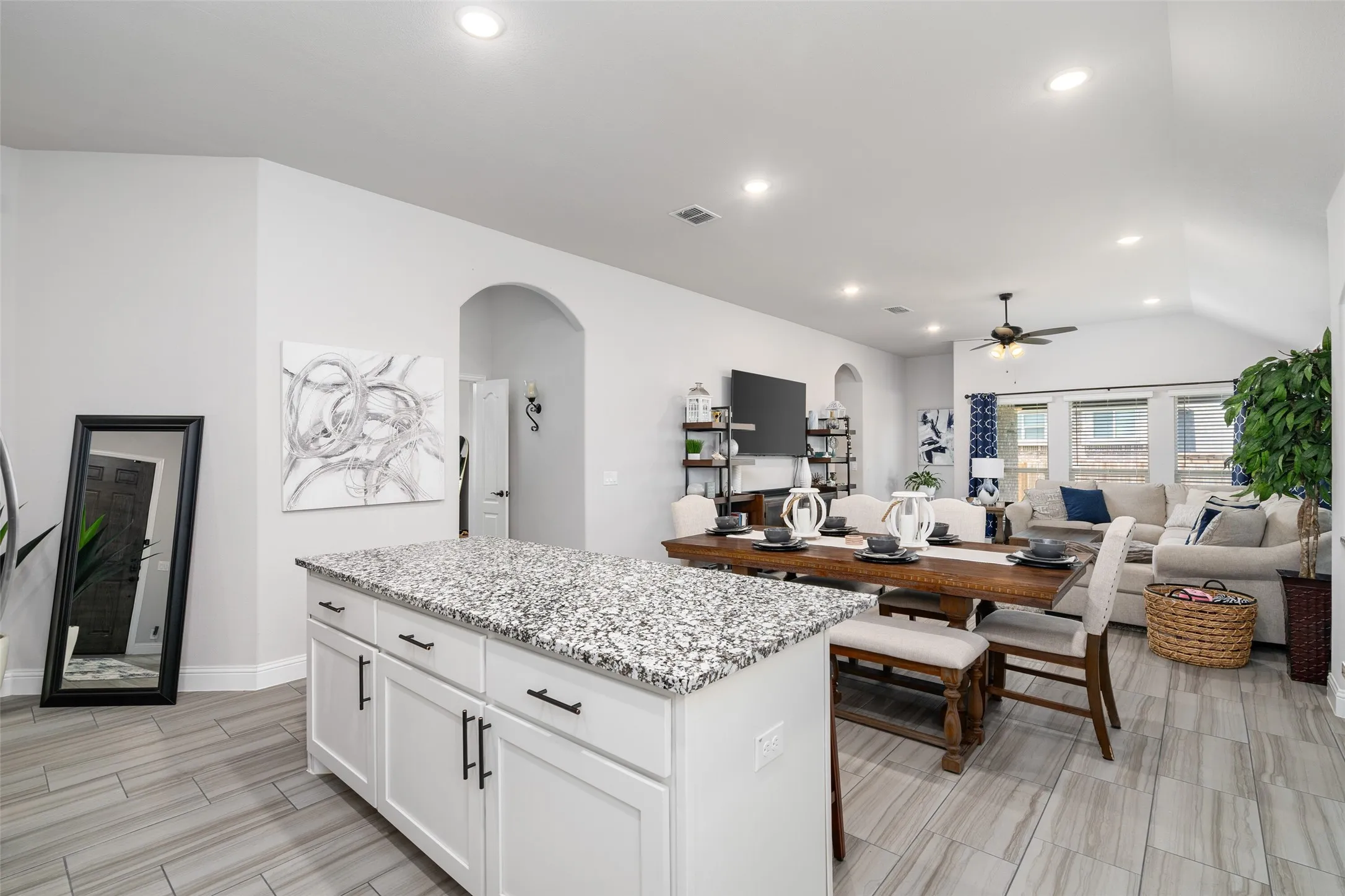 Single Family Residence For Sale in Collin County , 343 Winterwood Drive, Lavon, Texas 75166, 4 Bedroom, 2 Bathroom, 2 Garage spaces, 2,050 Sqft, built in 2022, Preowned, mls#21243626, Real Estate Agent in Lavon, Homes For Sale in Collin county, Homes For Sale in Lavon, Realtor in Lavon Texas, Real Estate Brokerage Independent Realty Texas, Luminita Cordes Realtor