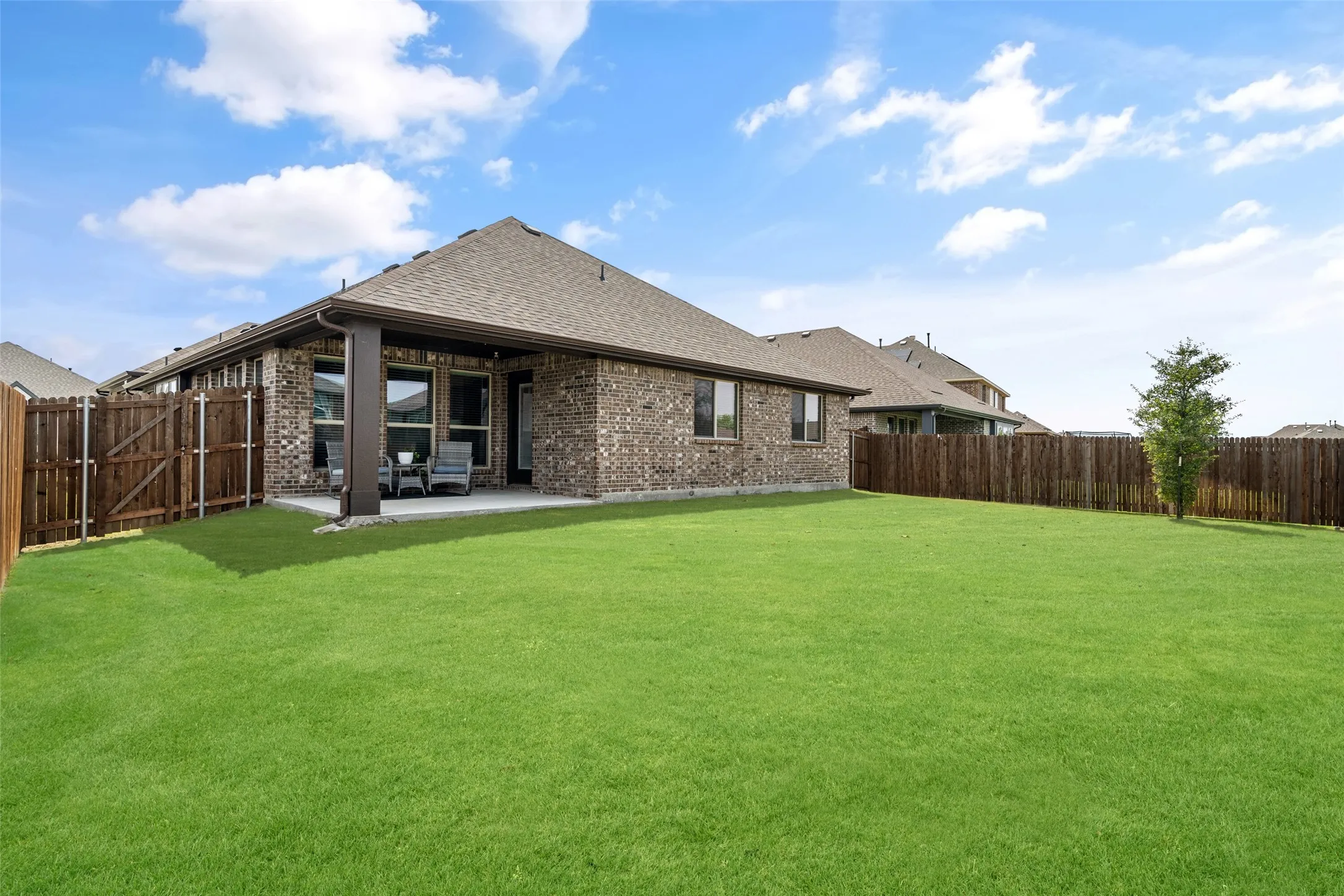 Single Family Residence For Sale in Collin County , 343 Winterwood Drive, Lavon, Texas 75166, 4 Bedroom, 2 Bathroom, 2 Garage spaces, 2,050 Sqft, built in 2022, Preowned, mls#21243626, Real Estate Agent in Lavon, Homes For Sale in Collin county, Homes For Sale in Lavon, Realtor in Lavon Texas, Real Estate Brokerage Independent Realty Texas, Luminita Cordes Realtor