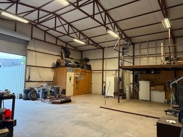 Single Family Residence For Sale in Wise County , 1276 County Road 1480, Alvord, Texas 76225, 3 Bedroom, 2 Bathroom, Garage spaces, 2,388 Sqft, built in 1982, mls#21242646, Real Estate Agent in Alvord, Homes For Sale in Wise county, Homes For Sale in Alvord, Realtor in Alvord Texas, Real Estate Brokerage Independent Realty Texas, Luminita Cordes Realtor