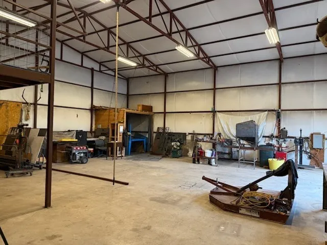 Single Family Residence For Sale in Wise County , 1276 County Road 1480, Alvord, Texas 76225, 3 Bedroom, 2 Bathroom, Garage spaces, 2,388 Sqft, built in 1982, mls#21242646, Real Estate Agent in Alvord, Homes For Sale in Wise county, Homes For Sale in Alvord, Realtor in Alvord Texas, Real Estate Brokerage Independent Realty Texas, Luminita Cordes Realtor