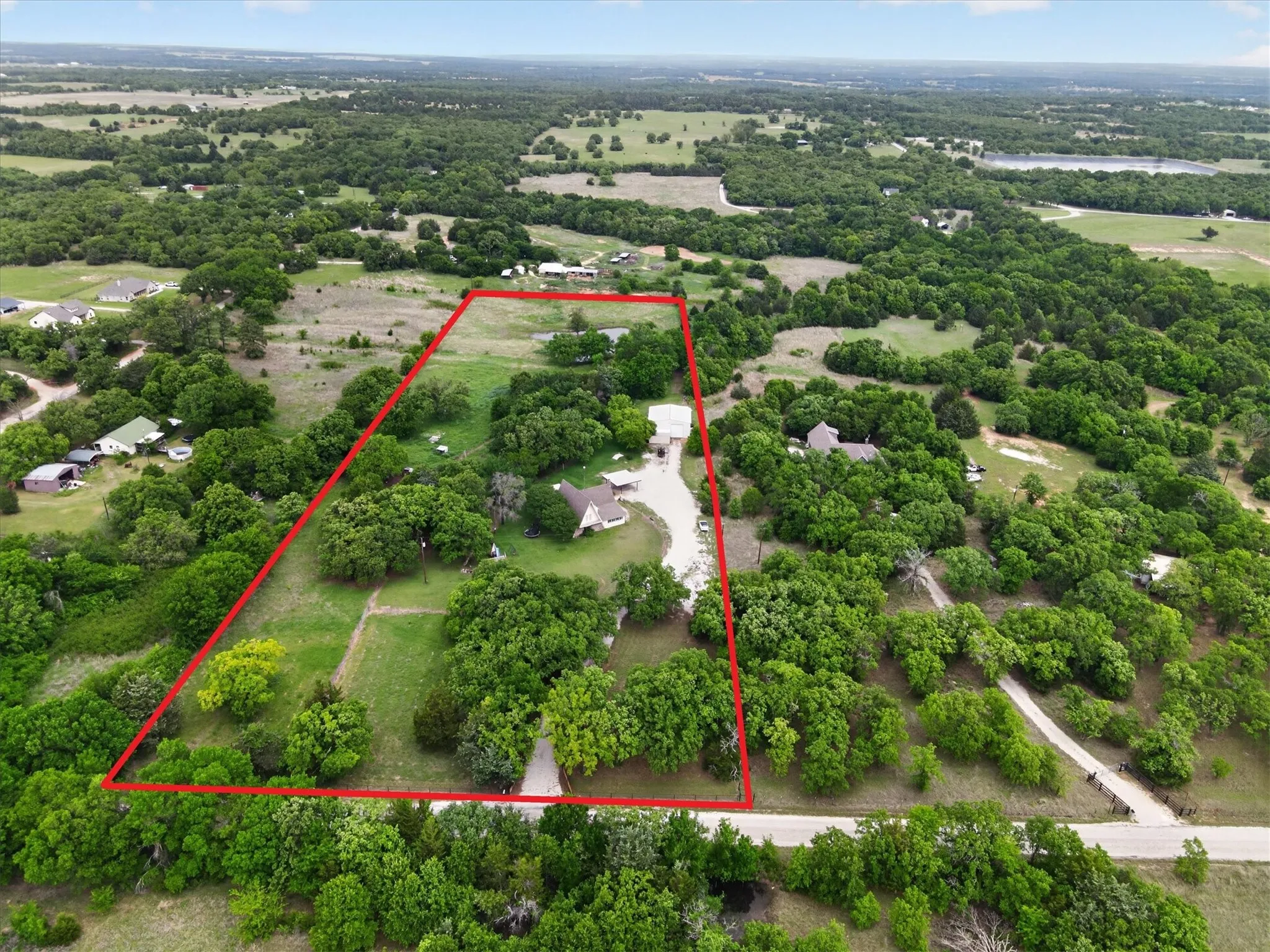 Single Family Residence For Sale in Wise County , 1276 County Road 1480, Alvord, Texas 76225, 3 Bedroom, 2 Bathroom, Garage spaces, 2,388 Sqft, built in 1982, mls#21242646, Real Estate Agent in Alvord, Homes For Sale in Wise county, Homes For Sale in Alvord, Realtor in Alvord Texas, Real Estate Brokerage Independent Realty Texas, Luminita Cordes Realtor
