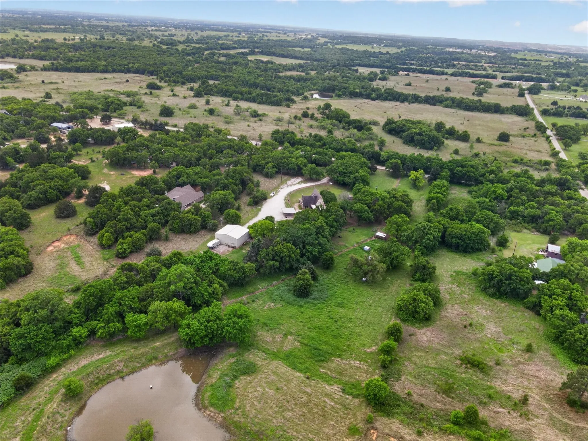 Single Family Residence For Sale in Wise County , 1276 County Road 1480, Alvord, Texas 76225, 3 Bedroom, 2 Bathroom, Garage spaces, 2,388 Sqft, built in 1982, mls#21242646, Real Estate Agent in Alvord, Homes For Sale in Wise county, Homes For Sale in Alvord, Realtor in Alvord Texas, Real Estate Brokerage Independent Realty Texas, Luminita Cordes Realtor