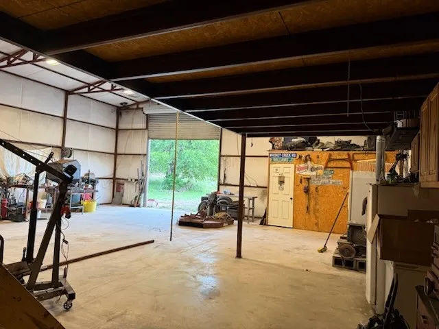 Single Family Residence For Sale in Wise County , 1276 County Road 1480, Alvord, Texas 76225, 3 Bedroom, 2 Bathroom, Garage spaces, 2,388 Sqft, built in 1982, mls#21242646, Real Estate Agent in Alvord, Homes For Sale in Wise county, Homes For Sale in Alvord, Realtor in Alvord Texas, Real Estate Brokerage Independent Realty Texas, Luminita Cordes Realtor