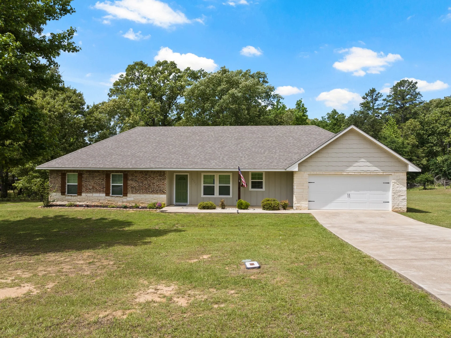 Single Family Residence For Sale in Henderson County , 6775 Ann Drive, Murchison, Texas 75778, 3 Bedrooms, 2 Bathrooms, 2 Garage spaces, 1,529 Sqft, built in 2019, Price $293,200, mls#21246978, Real Estate Agent in Murchison, Homes For Sale in Henderson county, Homes For Sale in Murchison, Realtor in Murchison Texas, Real Estate Brokerage Independent Realty Texas, Luminita Cordes Realtor