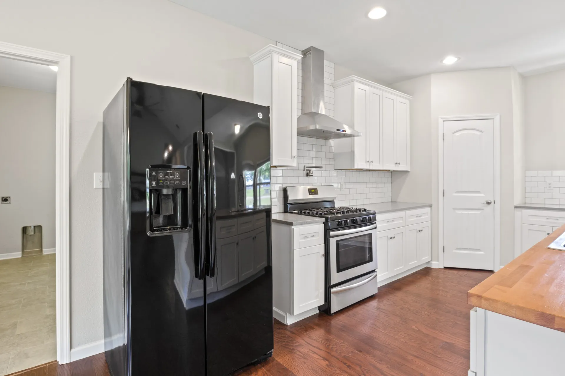 Single Family Residence For Sale in Henderson County , 6775 Ann Drive, Murchison, Texas 75778, 3 Bedrooms, 2 Bathrooms, 2 Garage spaces, 1,529 Sqft, built in 2019, Price $293,200, mls#21246978, Real Estate Agent in Murchison, Homes For Sale in Henderson county, Homes For Sale in Murchison, Realtor in Murchison Texas, Real Estate Brokerage Independent Realty Texas, Luminita Cordes Realtor