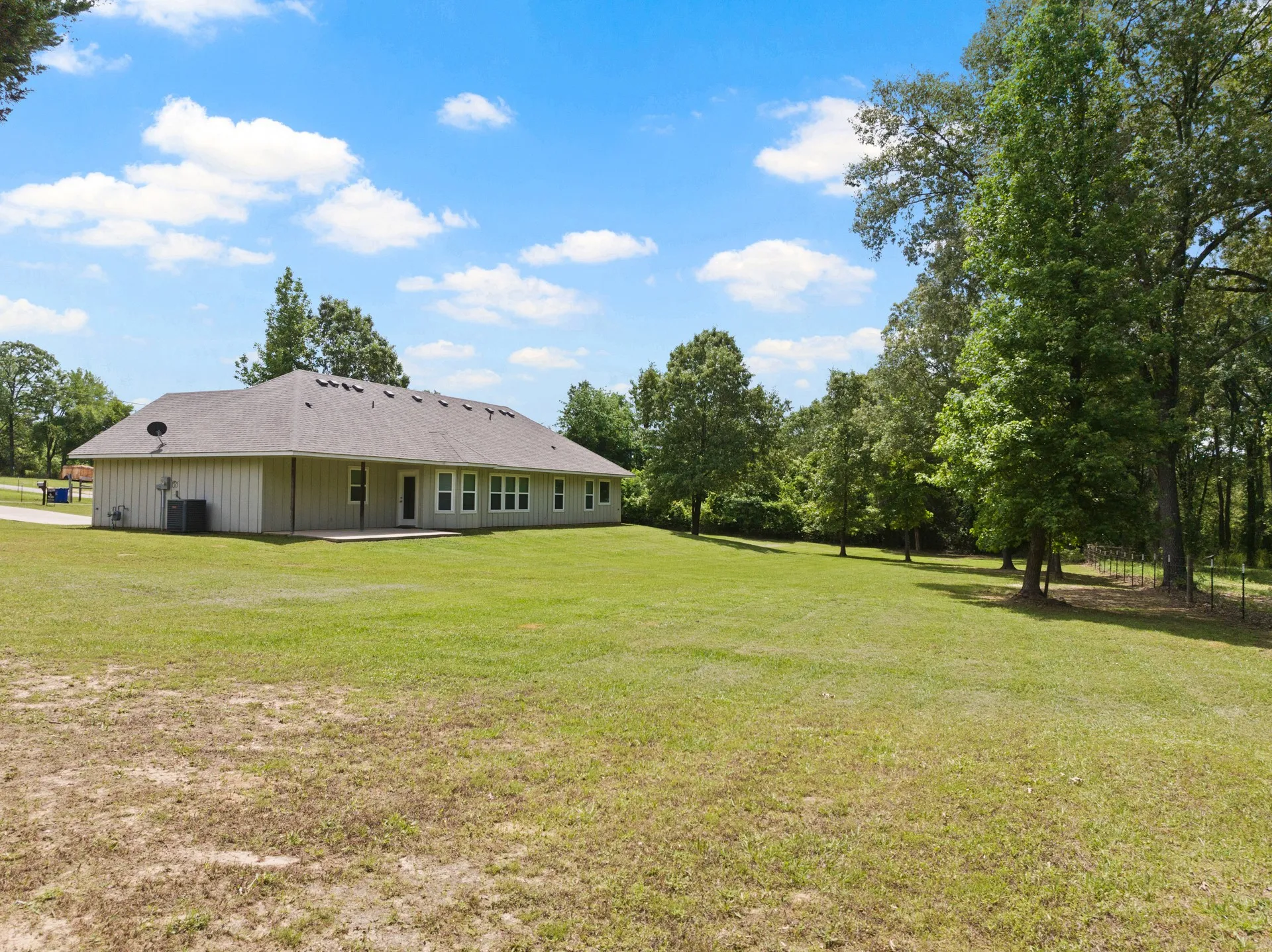 Single Family Residence For Sale in Henderson County , 6775 Ann Drive, Murchison, Texas 75778, 3 Bedrooms, 2 Bathrooms, 2 Garage spaces, 1,529 Sqft, built in 2019, Price $293,200, mls#21246978, Real Estate Agent in Murchison, Homes For Sale in Henderson county, Homes For Sale in Murchison, Realtor in Murchison Texas, Real Estate Brokerage Independent Realty Texas, Luminita Cordes Realtor
