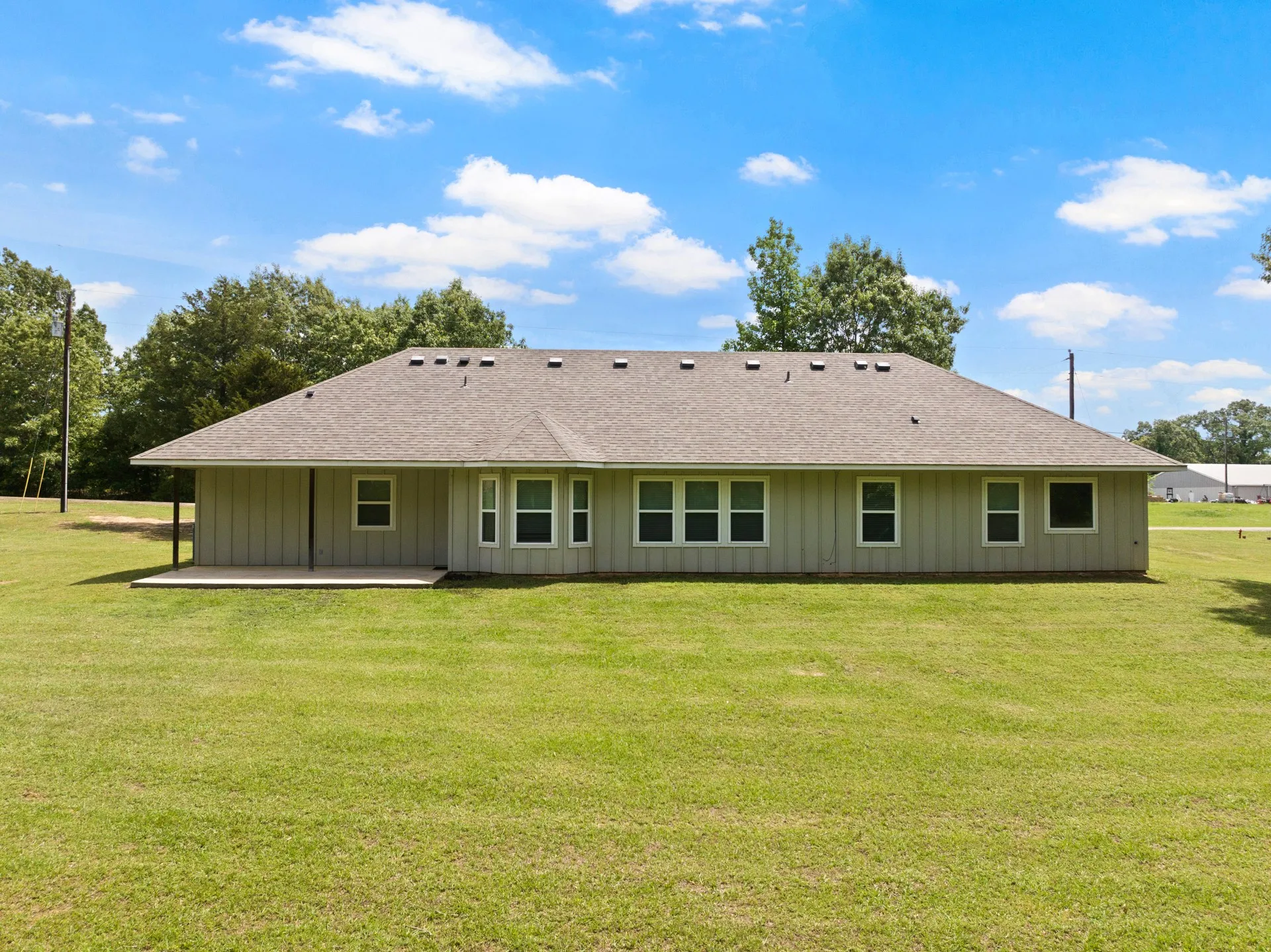 Single Family Residence For Sale in Henderson County , 6775 Ann Drive, Murchison, Texas 75778, 3 Bedrooms, 2 Bathrooms, 2 Garage spaces, 1,529 Sqft, built in 2019, Price $293,200, mls#21246978, Real Estate Agent in Murchison, Homes For Sale in Henderson county, Homes For Sale in Murchison, Realtor in Murchison Texas, Real Estate Brokerage Independent Realty Texas, Luminita Cordes Realtor