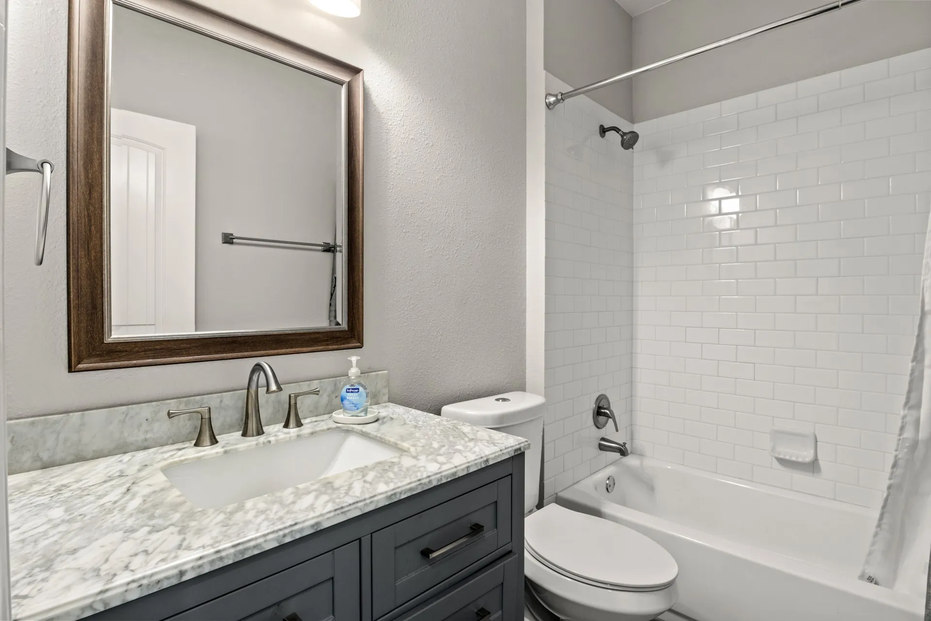 Single Family Residence For Sale in Henderson County , 6775 Ann Drive, Murchison, Texas 75778, 3 Bedrooms, 2 Bathrooms, 2 Garage spaces, 1,529 Sqft, built in 2019, Price $293,200, mls#21246978, Real Estate Agent in Murchison, Homes For Sale in Henderson county, Homes For Sale in Murchison, Realtor in Murchison Texas, Real Estate Brokerage Independent Realty Texas, Luminita Cordes Realtor