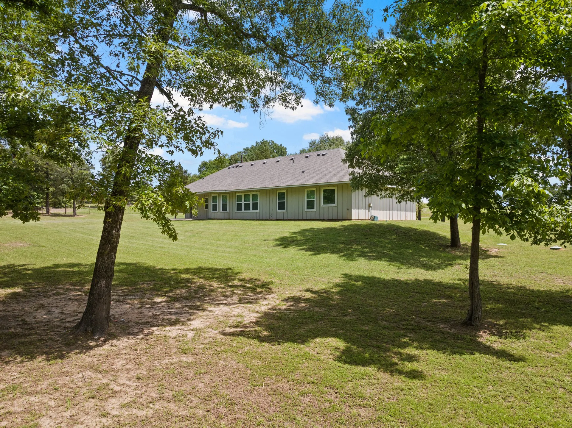 Single Family Residence For Sale in Henderson County , 6775 Ann Drive, Murchison, Texas 75778, 3 Bedrooms, 2 Bathrooms, 2 Garage spaces, 1,529 Sqft, built in 2019, Price $293,200, mls#21246978, Real Estate Agent in Murchison, Homes For Sale in Henderson county, Homes For Sale in Murchison, Realtor in Murchison Texas, Real Estate Brokerage Independent Realty Texas, Luminita Cordes Realtor