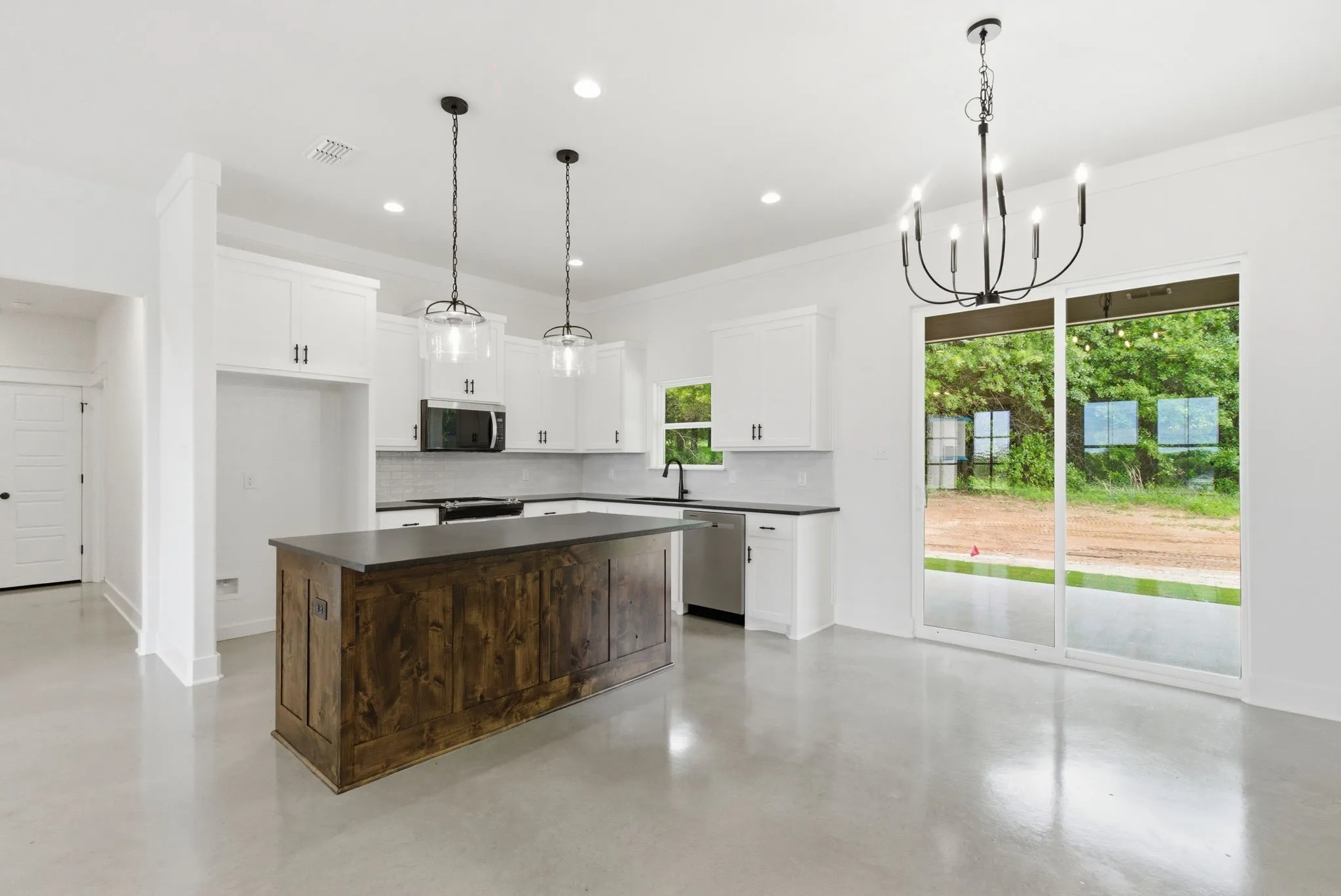 Single Family Residence For Sale in Parker County , 145 Graystone, Weatherford, Texas 76088, 3 Bedroom, 2 Bathroom, 2 Garage spaces, 1,646 Sqft, built in 2026, New Construction - Complete, mls#21247008, Real Estate Agent in Weatherford, Homes For Sale in Parker county, Homes For Sale in Weatherford, Realtor in Weatherford Texas, Real Estate Brokerage Independent Realty Texas, Luminita Cordes Realtor