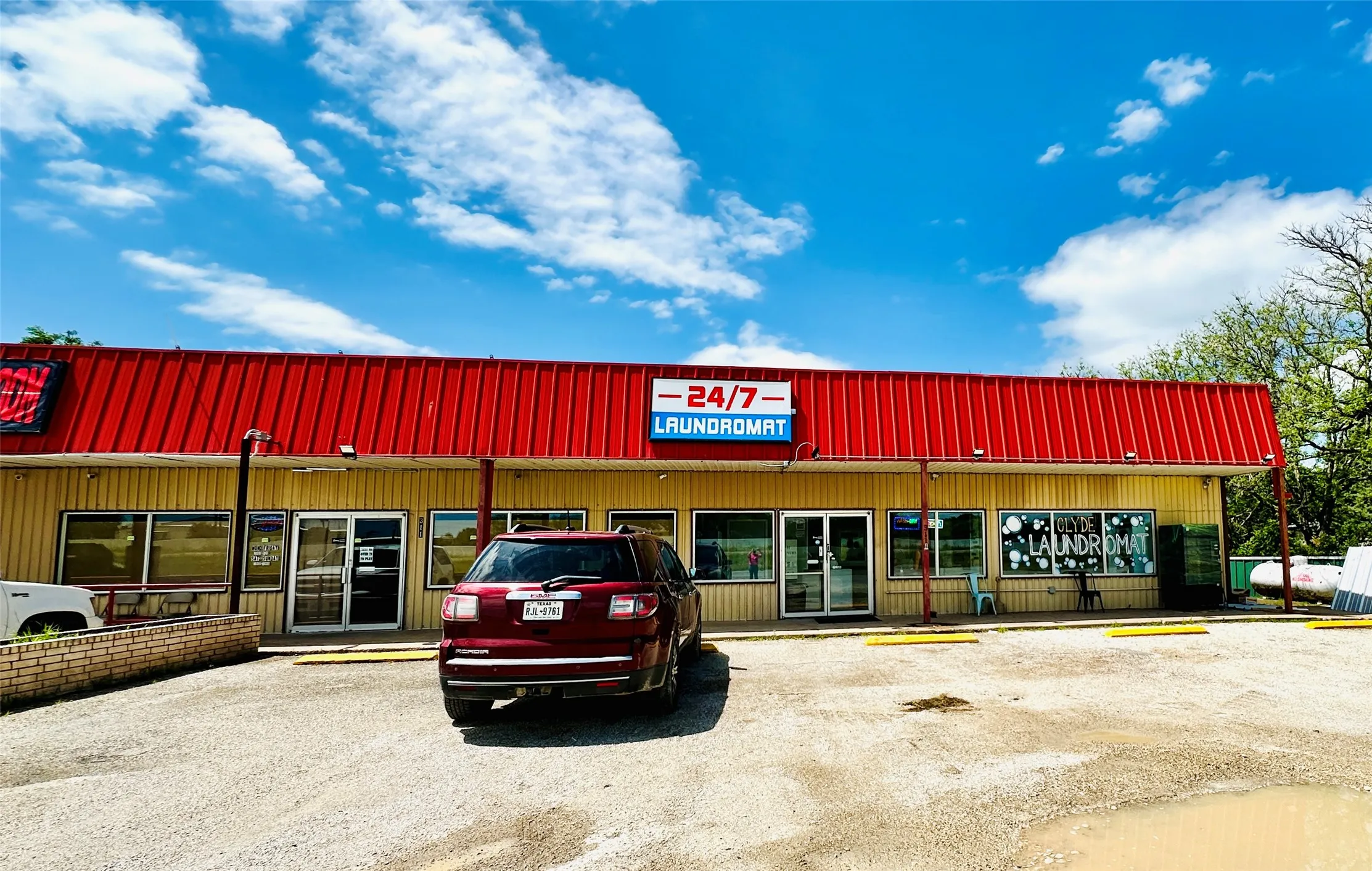 Office For Sale in Callahan County , 311 S Access Road, Clyde, Texas 79510, 0, 0, Garage spaces, 0 Sqft, built in 1990, Preowned, mls#21244635, Real Estate Agent in Clyde, Homes For Sale in Callahan county, Homes For Sale in Clyde, Realtor in Clyde Texas, Real Estate Brokerage Independent Realty Texas, Luminita Cordes Realtor