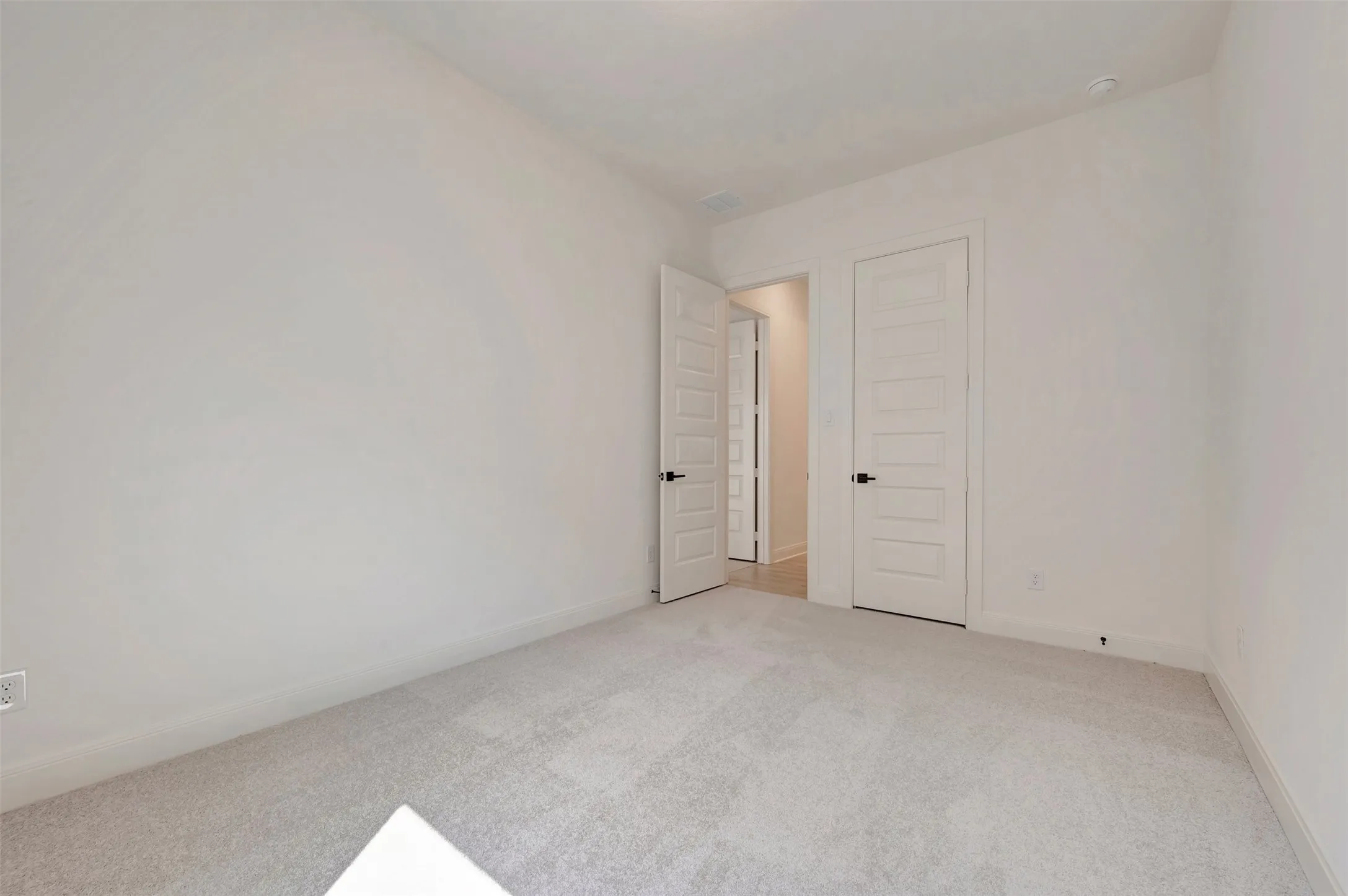 Single Family Residence For Sale in Ellis County , 3551 Redbud Flower Trail, Venus, Texas 76084, 3 Bedroom, 3 Bathroom, 3 Garage spaces, 2,457 Sqft, built in 2025, mls#21247111, Real Estate Agent in Venus, Homes For Sale in Ellis county, Homes For Sale in Venus, Realtor in Venus Texas, Real Estate Brokerage Independent Realty Texas, Luminita Cordes Realtor