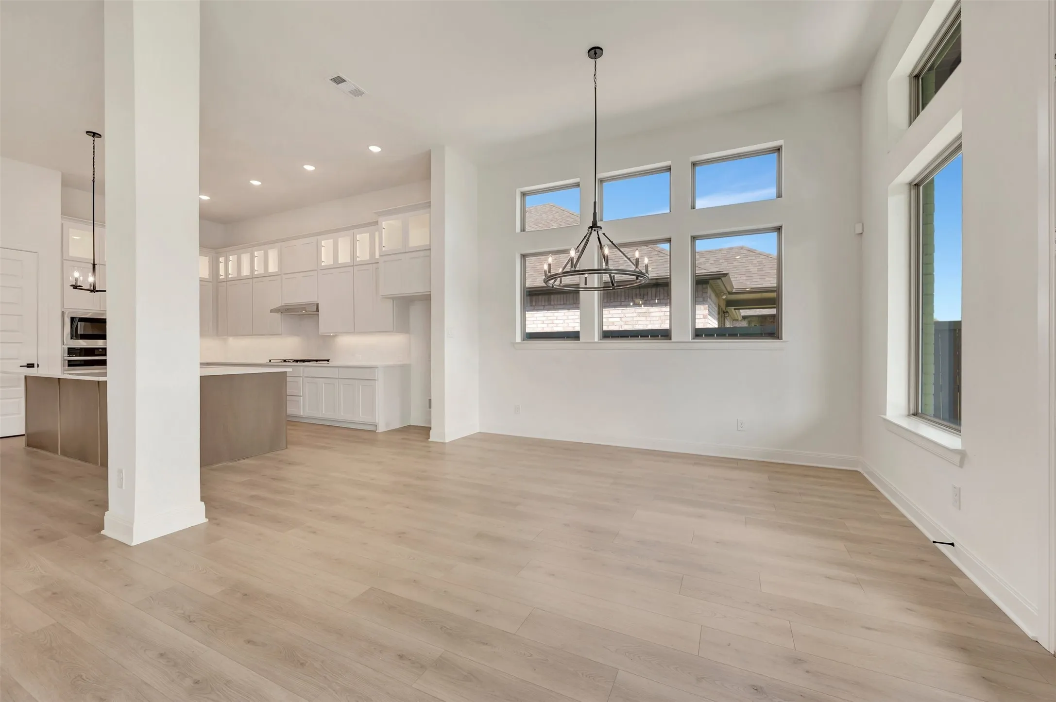 Single Family Residence For Sale in Ellis County , 3551 Redbud Flower Trail, Venus, Texas 76084, 3 Bedroom, 3 Bathroom, 3 Garage spaces, 2,457 Sqft, built in 2025, mls#21247111, Real Estate Agent in Venus, Homes For Sale in Ellis county, Homes For Sale in Venus, Realtor in Venus Texas, Real Estate Brokerage Independent Realty Texas, Luminita Cordes Realtor