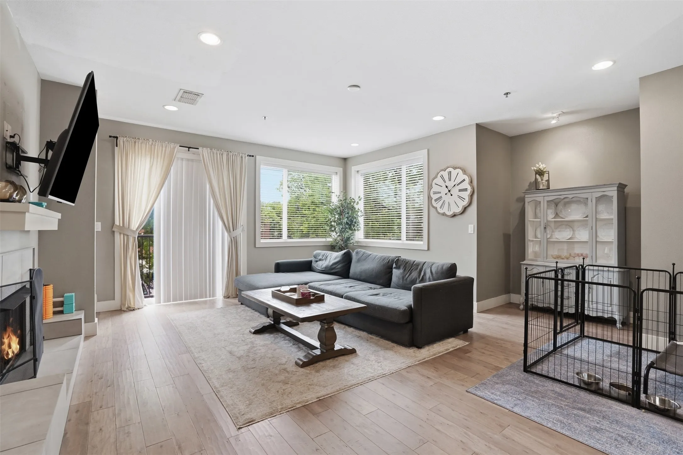 Condominium For Sale in Tarrant County , 1320 May Street 214, Fort Worth, Texas 76104, 2 Bedroom, 3 Bathroom, Garage spaces, 1,260 Sqft, built in 2014, Price $359,500, mls#21246612, Real Estate Agent in Fort Worth, Homes For Sale in Tarrant county, Homes For Sale in Fort Worth, Realtor in Fort Worth Texas, Real Estate Brokerage Independent Realty Texas, Luminita Cordes Realtor