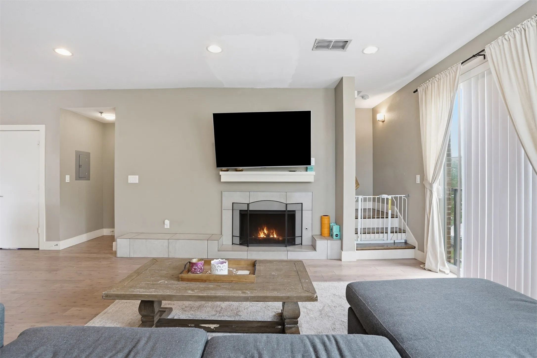 Condominium For Sale in Tarrant County , 1320 May Street 214, Fort Worth, Texas 76104, 2 Bedroom, 3 Bathroom, Garage spaces, 1,260 Sqft, built in 2014, Price $359,500, mls#21246612, Real Estate Agent in Fort Worth, Homes For Sale in Tarrant county, Homes For Sale in Fort Worth, Realtor in Fort Worth Texas, Real Estate Brokerage Independent Realty Texas, Luminita Cordes Realtor