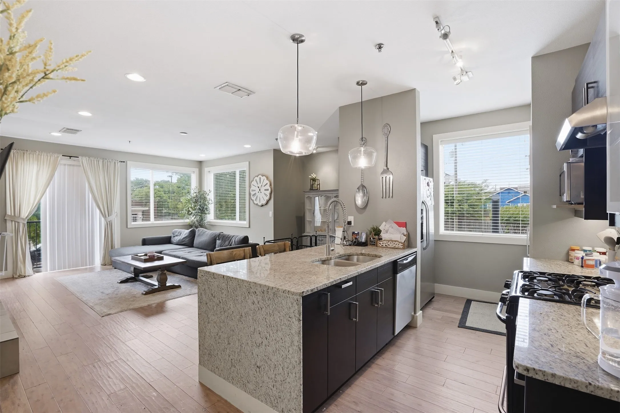 Condominium For Sale in Tarrant County , 1320 May Street 214, Fort Worth, Texas 76104, 2 Bedroom, 3 Bathroom, Garage spaces, 1,260 Sqft, built in 2014, Price $359,500, mls#21246612, Real Estate Agent in Fort Worth, Homes For Sale in Tarrant county, Homes For Sale in Fort Worth, Realtor in Fort Worth Texas, Real Estate Brokerage Independent Realty Texas, Luminita Cordes Realtor