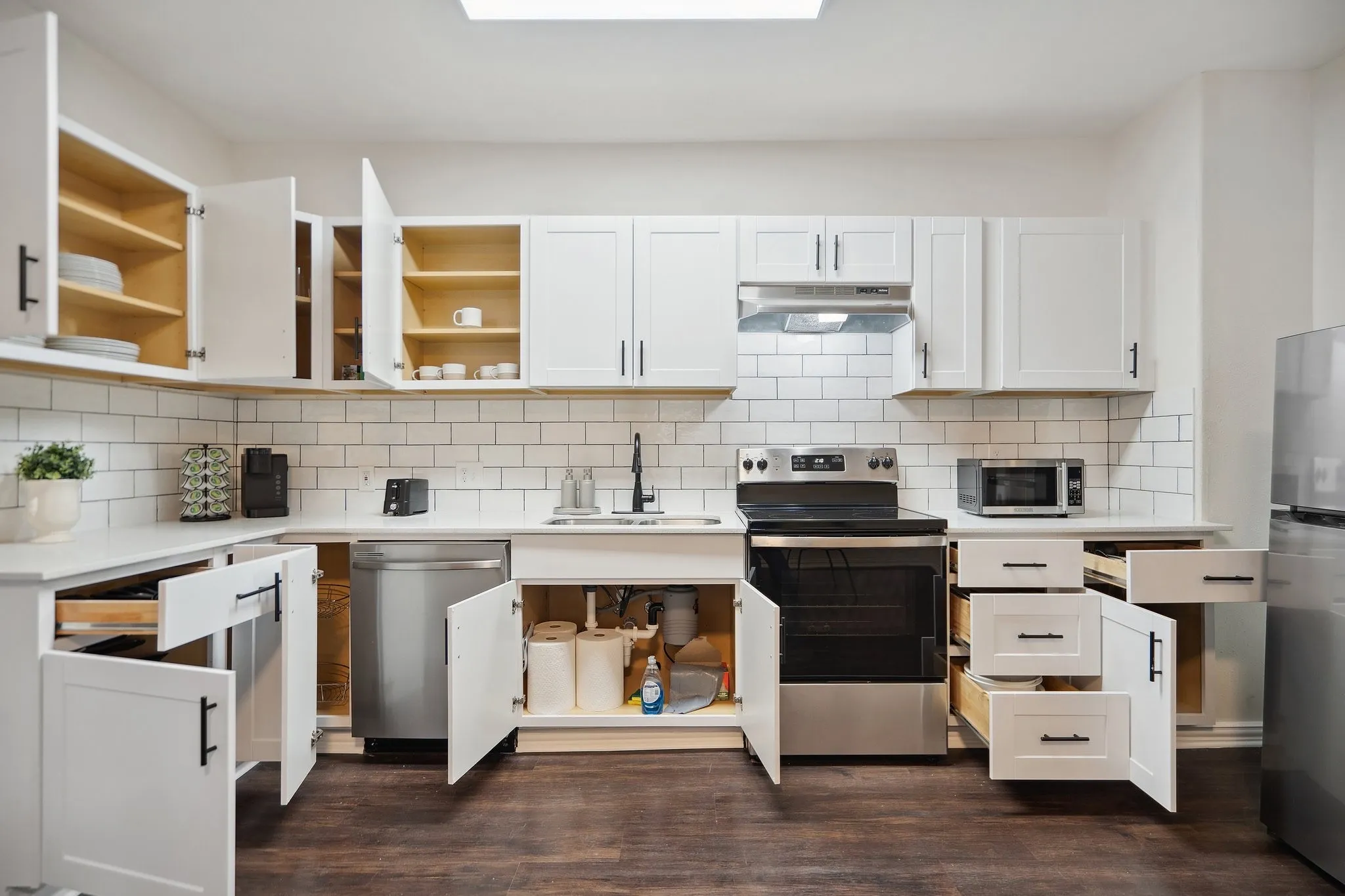 Duplex For Sale in Dallas County , 4216 E Side Avenue, Dallas, Texas 75226, 4 Bedrooms, 2 Bathrooms, Garage spaces, 0 Sqft, built in 1924, Preowned, Price $559,000, mls#21247131, Real Estate Agent in Dallas, Homes For Sale in Dallas county, Homes For Sale in Dallas, Realtor in Dallas Texas, Real Estate Brokerage Independent Realty Texas, Luminita Cordes Realtor