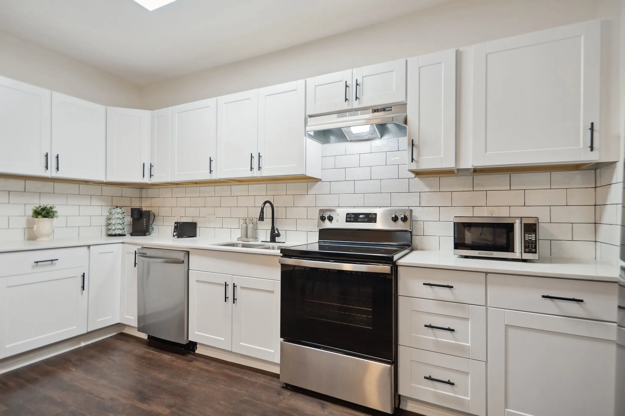 Duplex For Sale in Dallas County , 4216 E Side Avenue, Dallas, Texas 75226, 4 Bedrooms, 2 Bathrooms, Garage spaces, 0 Sqft, built in 1924, Preowned, Price $559,000, mls#21247131, Real Estate Agent in Dallas, Homes For Sale in Dallas county, Homes For Sale in Dallas, Realtor in Dallas Texas, Real Estate Brokerage Independent Realty Texas, Luminita Cordes Realtor