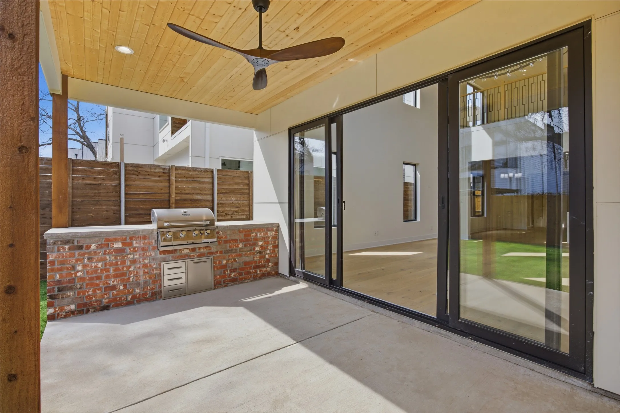 Single Family Residence For Rent in Dallas County , 4220 MUNGER Avenue, Dallas, Texas 75204, 3 Bedrooms, 4 Bathrooms, 2 Garage spaces, 3,170 Sqft, built in 2026, Price $6,950, mls#21247148, Real Estate Agent in Dallas, Homes For Rent in Dallas county, Homes For Rent in Dallas, Realtor in Dallas Texas, Real Estate Brokerage Independent Realty Texas, Luminita Cordes Realtor