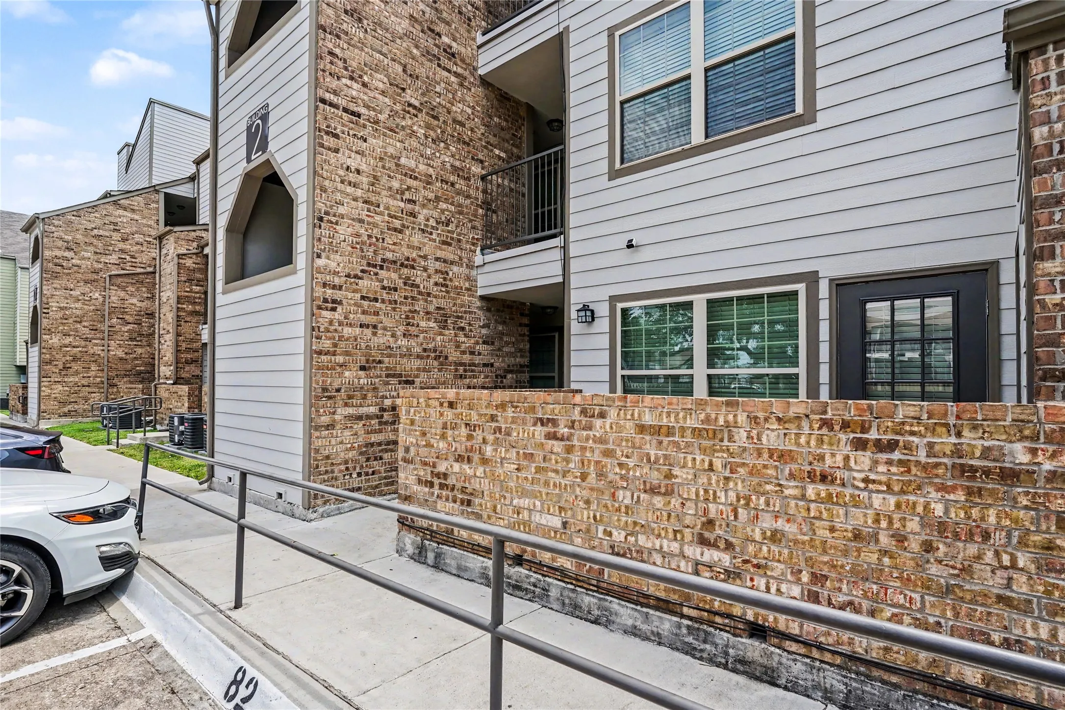 Condominium For Sale in Dallas County , 6108 Abrams Road 214, Dallas, Texas 75231, 1 Bedroom, 1 Bathroom, Garage spaces, 600 Sqft, built in 2021, mls#21247156, Real Estate Agent in Dallas, Homes For Sale in Dallas county, Homes For Sale in Dallas, Realtor in Dallas Texas, Real Estate Brokerage Independent Realty Texas, Luminita Cordes Realtor