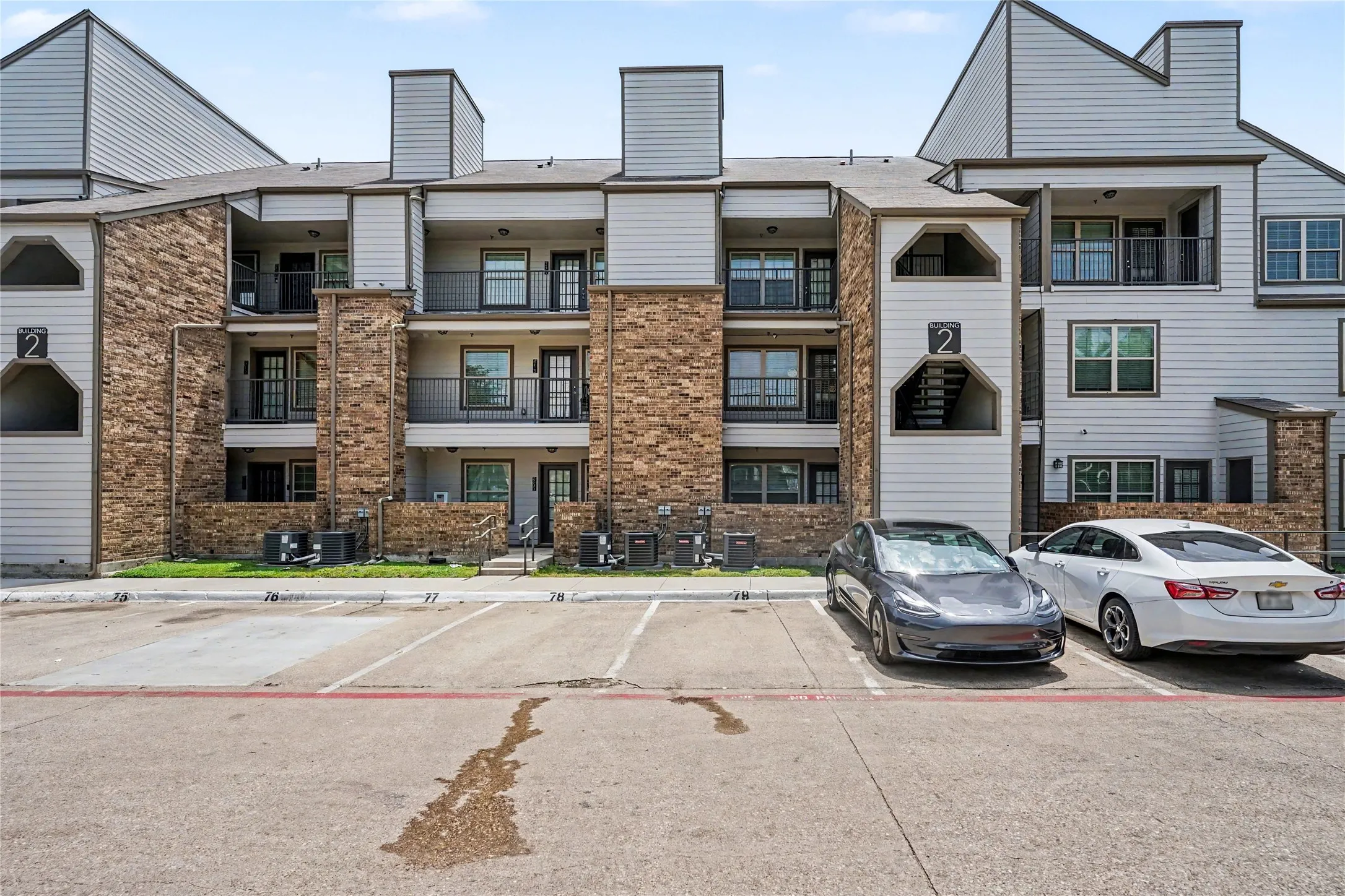 Condominium For Sale in Dallas County , 6108 Abrams Road 214, Dallas, Texas 75231, 1 Bedroom, 1 Bathroom, Garage spaces, 600 Sqft, built in 2021, mls#21247156, Real Estate Agent in Dallas, Homes For Sale in Dallas county, Homes For Sale in Dallas, Realtor in Dallas Texas, Real Estate Brokerage Independent Realty Texas, Luminita Cordes Realtor