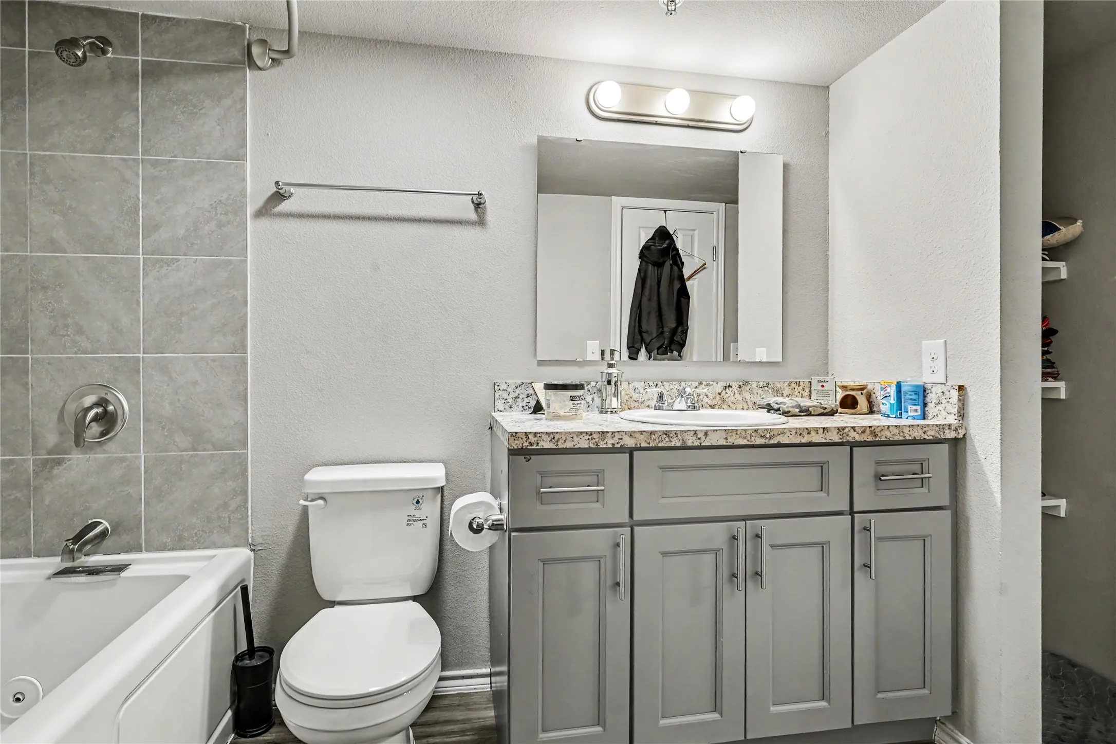 Condominium For Sale in Dallas County , 6108 Abrams Road 214, Dallas, Texas 75231, 1 Bedroom, 1 Bathroom, Garage spaces, 600 Sqft, built in 2021, mls#21247156, Real Estate Agent in Dallas, Homes For Sale in Dallas county, Homes For Sale in Dallas, Realtor in Dallas Texas, Real Estate Brokerage Independent Realty Texas, Luminita Cordes Realtor