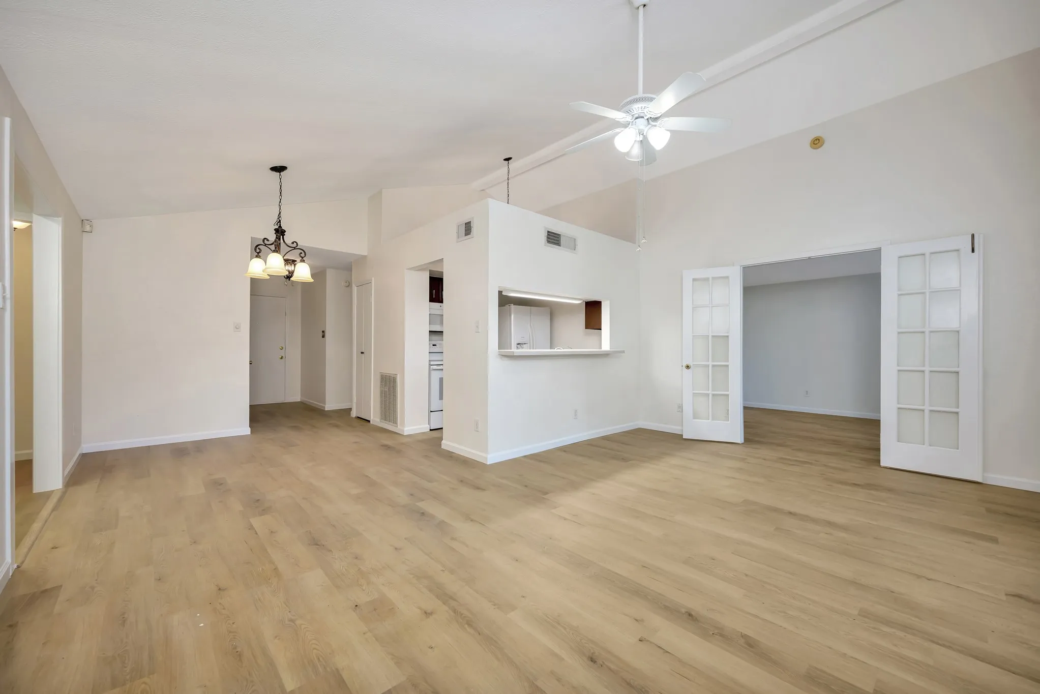 Single Family Residence For Sale in Tarrant County , 4745 Rose Of Sharon Lane, Fort Worth, Texas 76137, 3 Bedroom, 1 Bathroom, 1 Garage spaces, 1,081 Sqft, built in 1983, mls#21246375, Real Estate Agent in Fort Worth, Homes For Sale in Tarrant county, Homes For Sale in Fort Worth, Realtor in Fort Worth Texas, Real Estate Brokerage Independent Realty Texas, Luminita Cordes Realtor