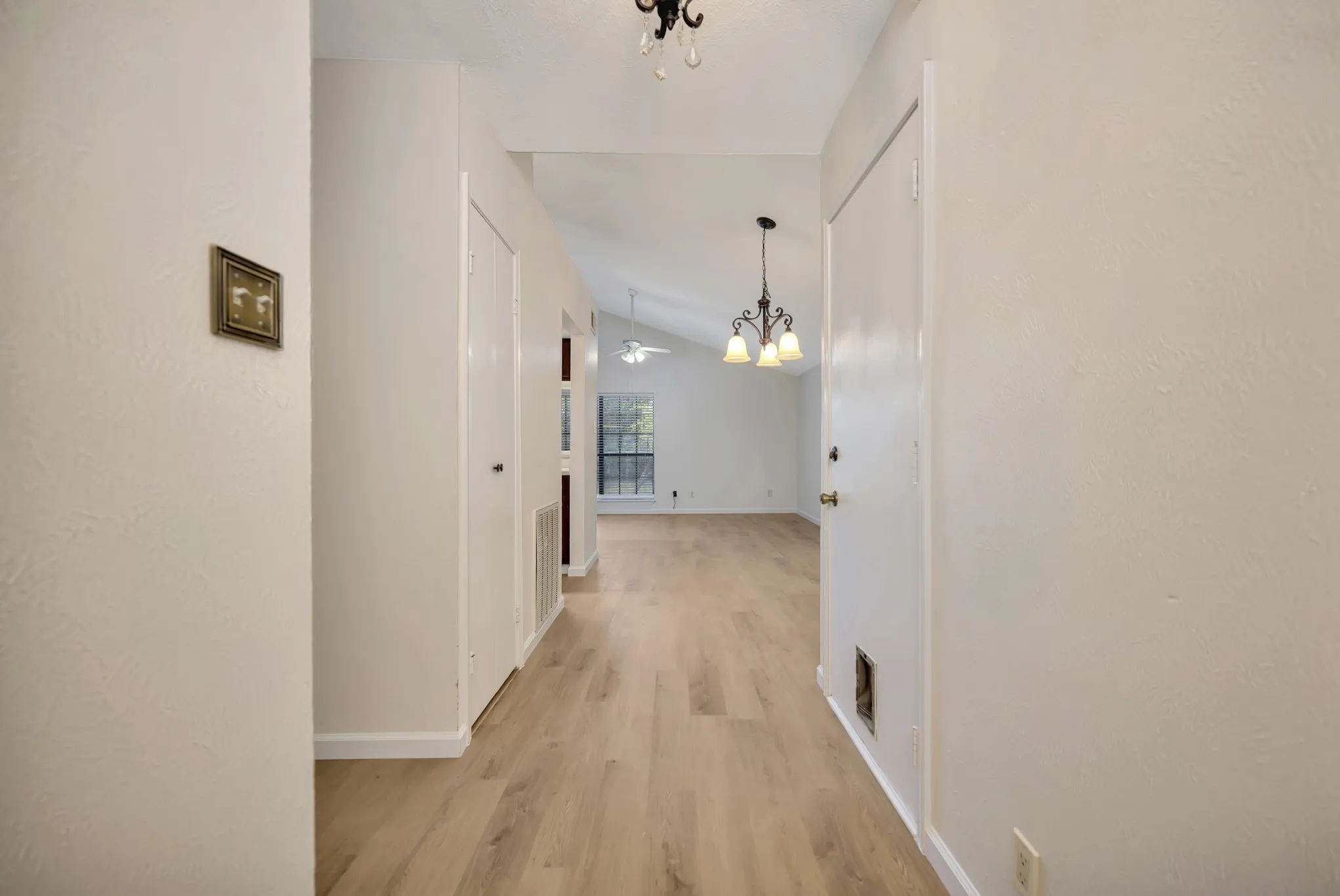 Single Family Residence For Sale in Tarrant County , 4745 Rose Of Sharon Lane, Fort Worth, Texas 76137, 3 Bedroom, 1 Bathroom, 1 Garage spaces, 1,081 Sqft, built in 1983, mls#21246375, Real Estate Agent in Fort Worth, Homes For Sale in Tarrant county, Homes For Sale in Fort Worth, Realtor in Fort Worth Texas, Real Estate Brokerage Independent Realty Texas, Luminita Cordes Realtor