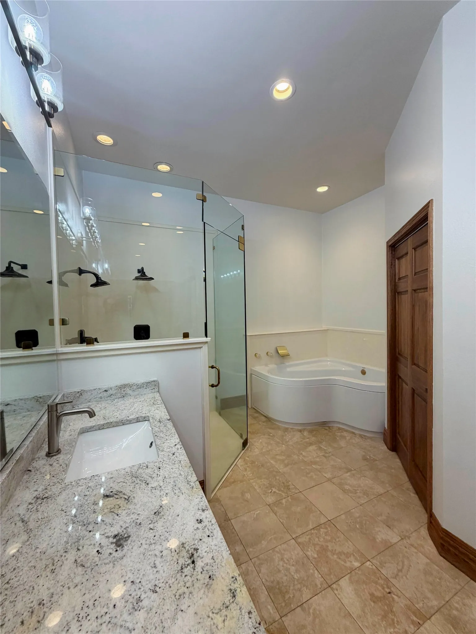 Single Family Residence For Sale in Lubbock County , 5602 Orlando Avenue, Lubbock, Texas 79413, 4 Bedrooms, 5 Bathrooms, 4 Garage spaces, 7,215 Sqft, built in 1998, Price $1,000,000, mls#21246618, Real Estate Agent in Lubbock, Homes For Sale in Lubbock county, Homes For Sale in Lubbock, Realtor in Lubbock Texas, Real Estate Brokerage Independent Realty Texas, Luminita Cordes Realtor