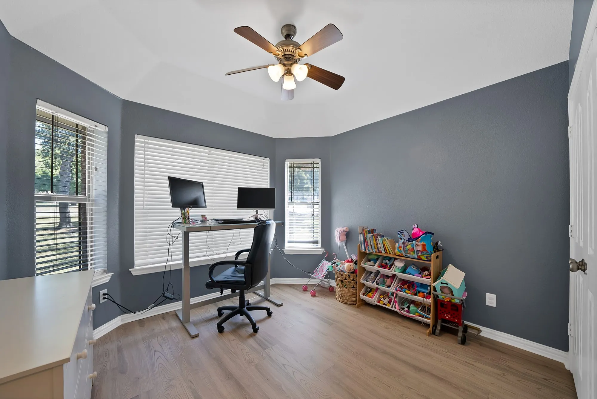 Single Family Residence For Sale in Parker County , 133 Miramar Circle, Weatherford, Texas 76085, 3 Bedroom, 2 Bathroom, 2 Garage spaces, 1,487 Sqft, built in 2005, mls#21247278, Real Estate Agent in Weatherford, Homes For Sale in Parker county, Homes For Sale in Weatherford, Realtor in Weatherford Texas, Real Estate Brokerage Independent Realty Texas, Luminita Cordes Realtor