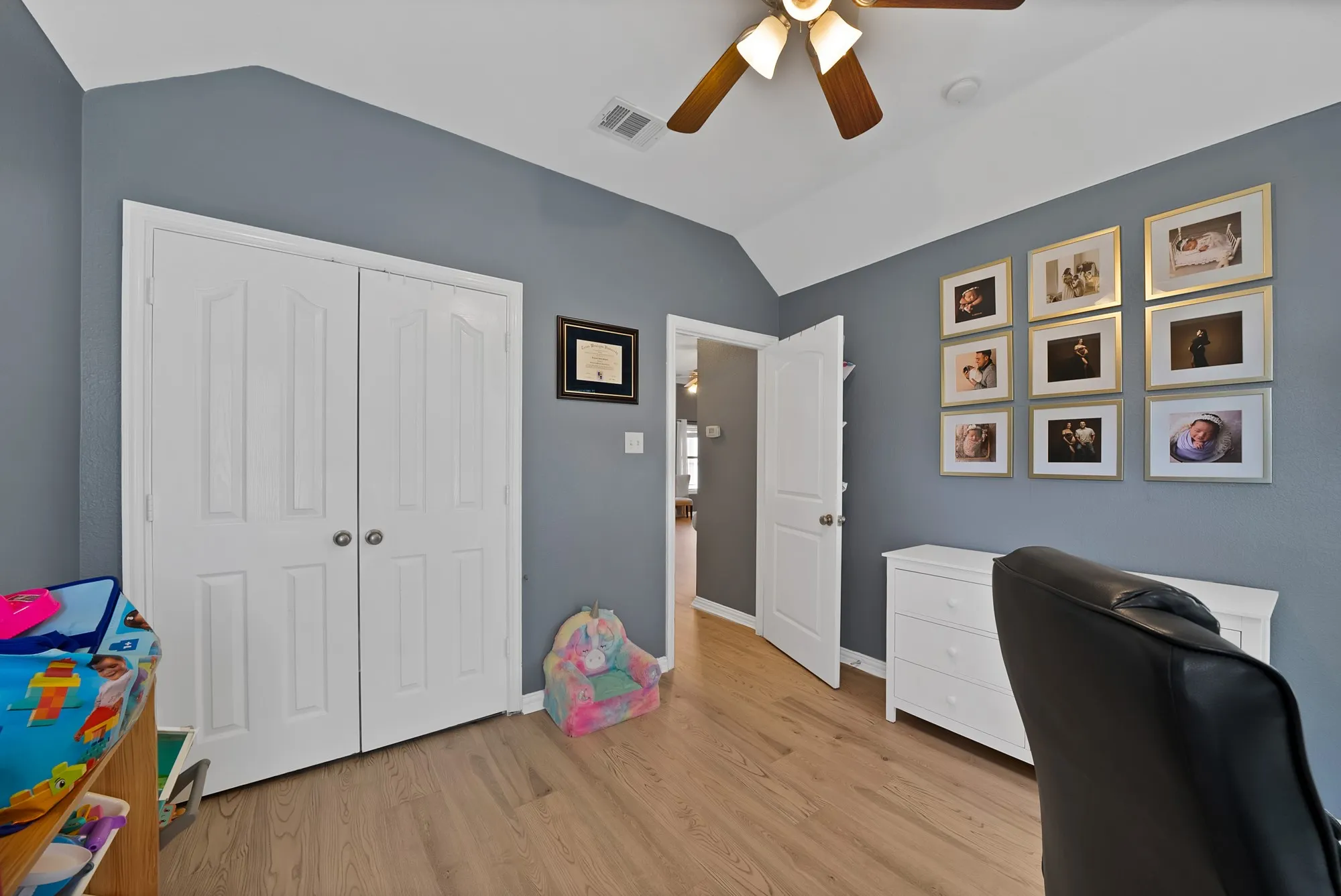 Single Family Residence For Sale in Parker County , 133 Miramar Circle, Weatherford, Texas 76085, 3 Bedroom, 2 Bathroom, 2 Garage spaces, 1,487 Sqft, built in 2005, mls#21247278, Real Estate Agent in Weatherford, Homes For Sale in Parker county, Homes For Sale in Weatherford, Realtor in Weatherford Texas, Real Estate Brokerage Independent Realty Texas, Luminita Cordes Realtor