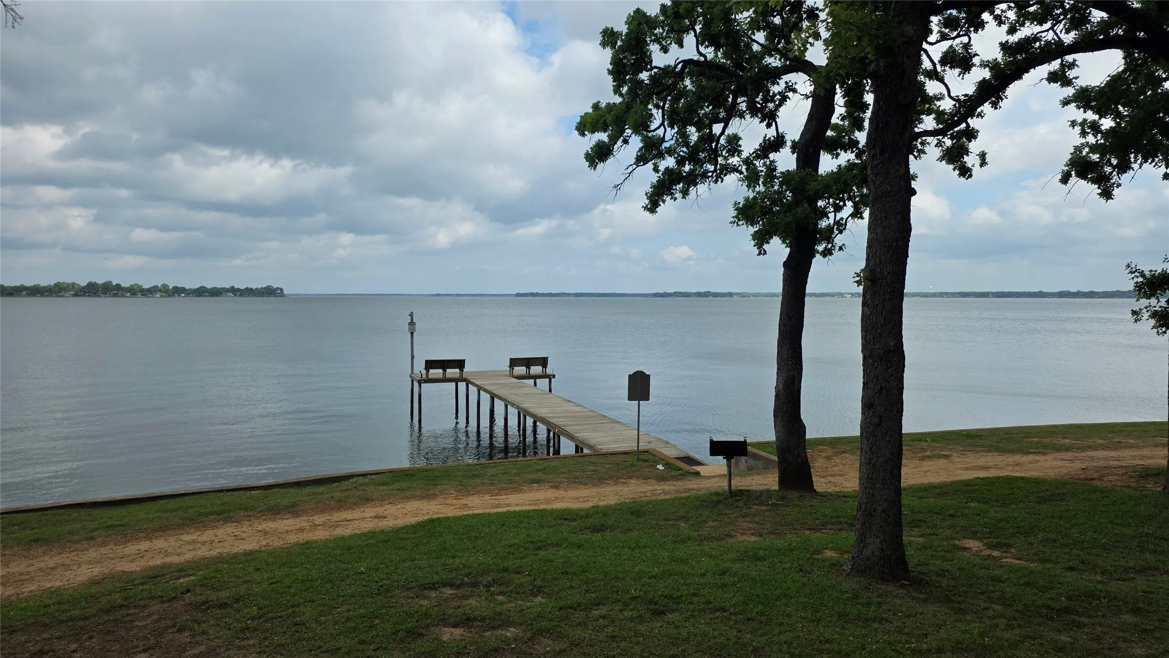 Unimproved Land For Sale in Henderson County , TBD Morning Dove Road, Trinidad, Texas 75163, 0, 0, Garage spaces, 0 Sqft, built in 0, Price $12,000, mls#21247292, Real Estate Agent in Trinidad, Homes For Sale in Henderson county, Homes For Sale in Trinidad, Realtor in Trinidad Texas, Real Estate Brokerage Independent Realty Texas, Luminita Cordes Realtor