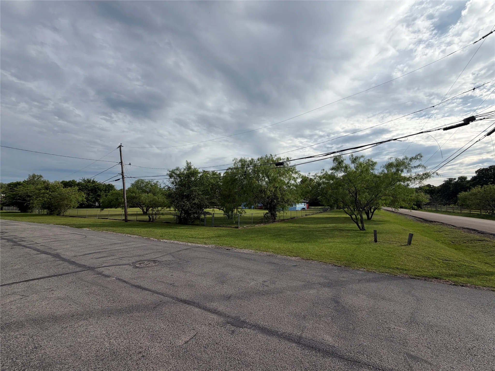 Single Family Residence For Sale in Dallas County , 13104 Nile Drive, Dallas, Texas 75253, 4 Bedroom, 2 Bathroom, 2 Garage spaces, 1,736 Sqft, built in 1980, mls#21246895, Real Estate Agent in Dallas, Homes For Sale in Dallas county, Homes For Sale in Dallas, Realtor in Dallas Texas, Real Estate Brokerage Independent Realty Texas, Luminita Cordes Realtor