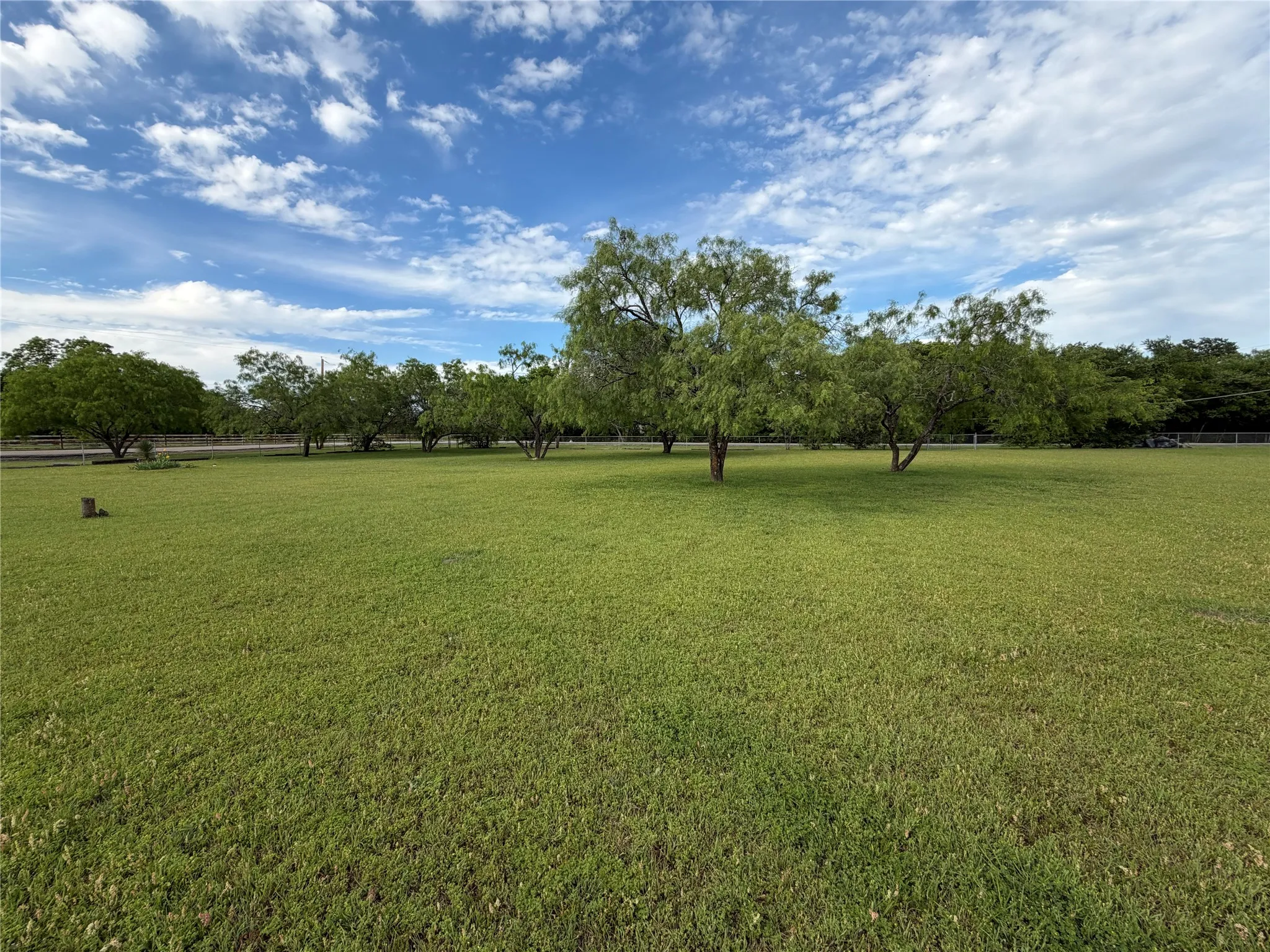 Single Family Residence For Sale in Dallas County , 13104 Nile Drive, Dallas, Texas 75253, 4 Bedroom, 2 Bathroom, 2 Garage spaces, 1,736 Sqft, built in 1980, mls#21246895, Real Estate Agent in Dallas, Homes For Sale in Dallas county, Homes For Sale in Dallas, Realtor in Dallas Texas, Real Estate Brokerage Independent Realty Texas, Luminita Cordes Realtor