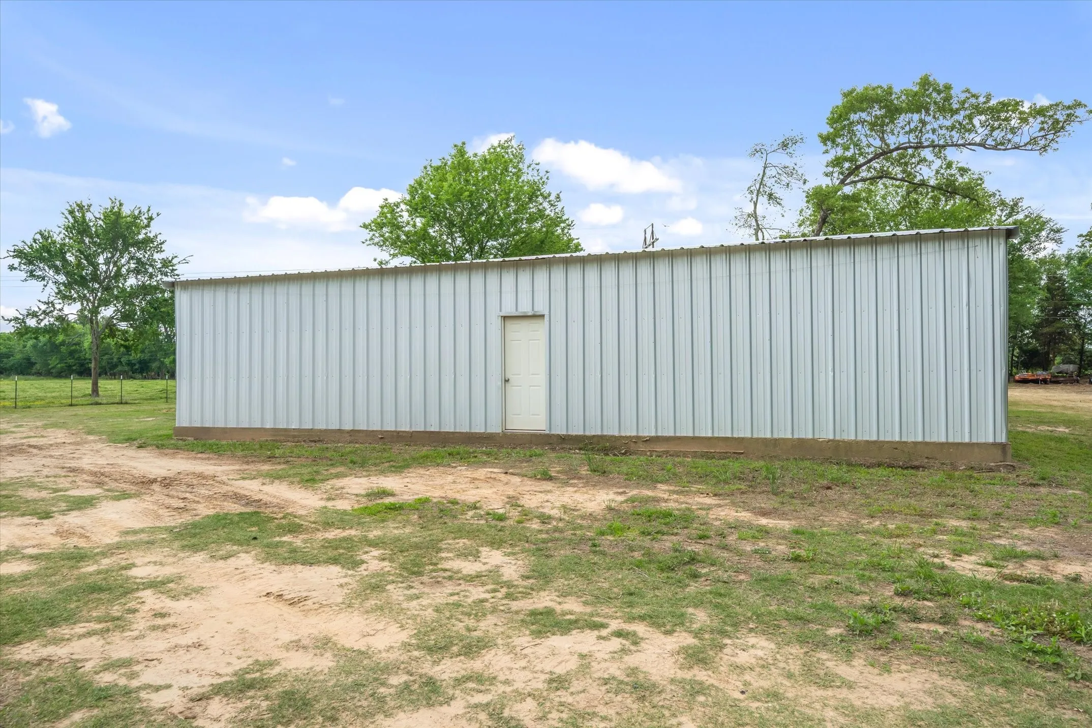 Farm For Sale in Van Zandt County , 501 Private Road 5120, Fruitvale, Texas 75127, 3 Bedrooms, 3 Bathrooms, 2 Garage spaces, 2,267 Sqft, built in 2004, Price $939,500, mls#21247302, Real Estate Agent in Fruitvale, Homes For Sale in Van Zandt county, Homes For Sale in Fruitvale, Realtor in Fruitvale Texas, Real Estate Brokerage Independent Realty Texas, Luminita Cordes Realtor