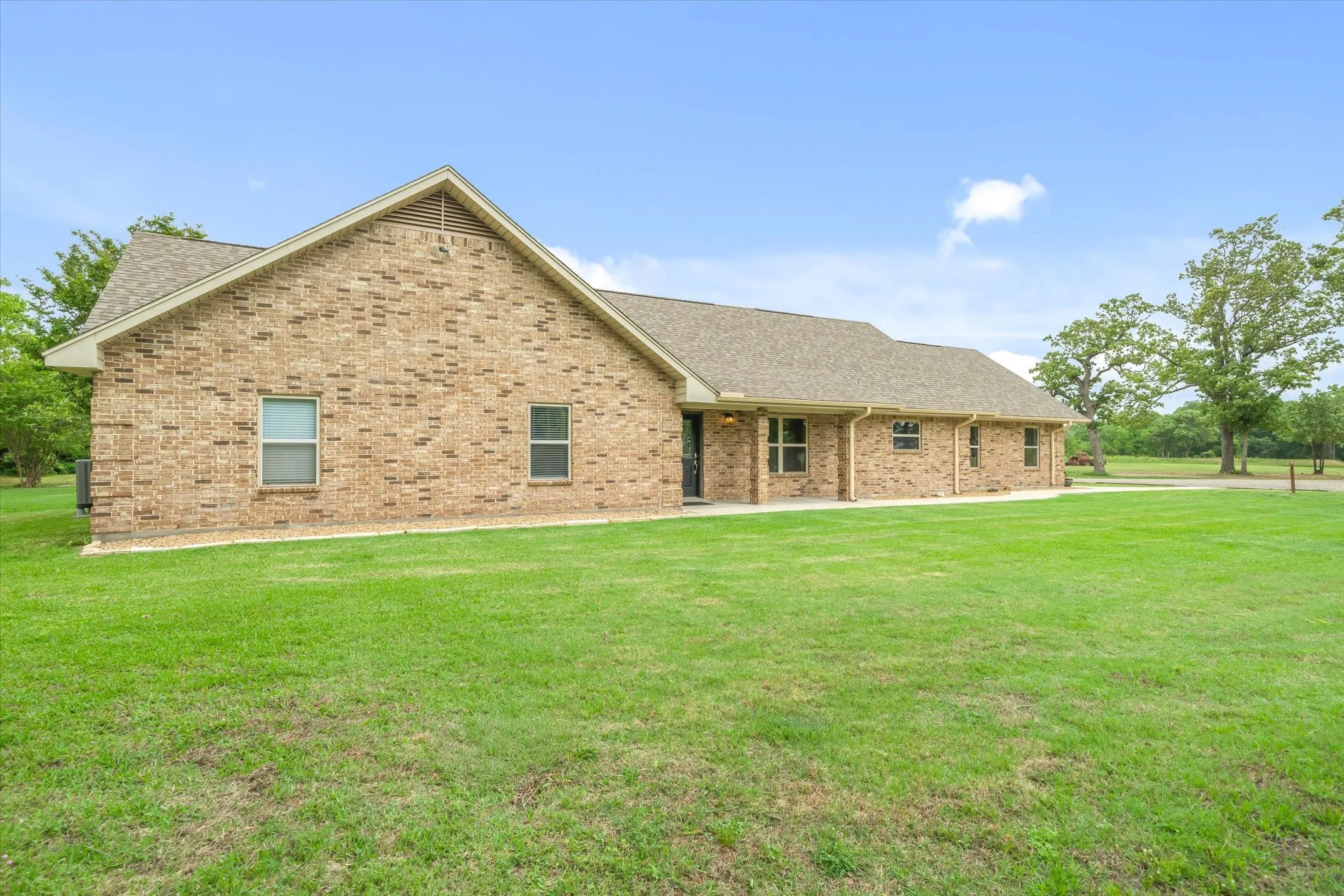 Farm For Sale in Van Zandt County , 501 Private Road 5120, Fruitvale, Texas 75127, 3 Bedrooms, 3 Bathrooms, 2 Garage spaces, 2,267 Sqft, built in 2004, Price $939,500, mls#21247302, Real Estate Agent in Fruitvale, Homes For Sale in Van Zandt county, Homes For Sale in Fruitvale, Realtor in Fruitvale Texas, Real Estate Brokerage Independent Realty Texas, Luminita Cordes Realtor