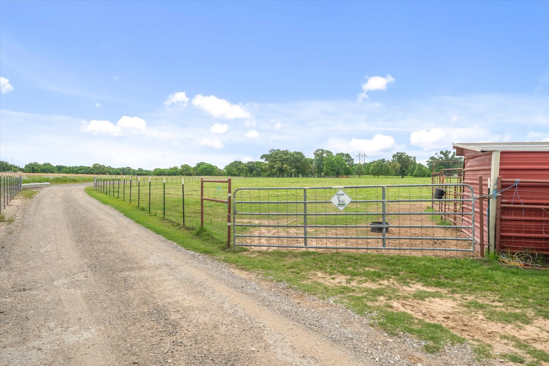 Farm For Sale in Van Zandt County , 501 Private Road 5120, Fruitvale, Texas 75127, 3 Bedrooms, 3 Bathrooms, 2 Garage spaces, 2,267 Sqft, built in 2004, Price $939,500, mls#21247302, Real Estate Agent in Fruitvale, Homes For Sale in Van Zandt county, Homes For Sale in Fruitvale, Realtor in Fruitvale Texas, Real Estate Brokerage Independent Realty Texas, Luminita Cordes Realtor