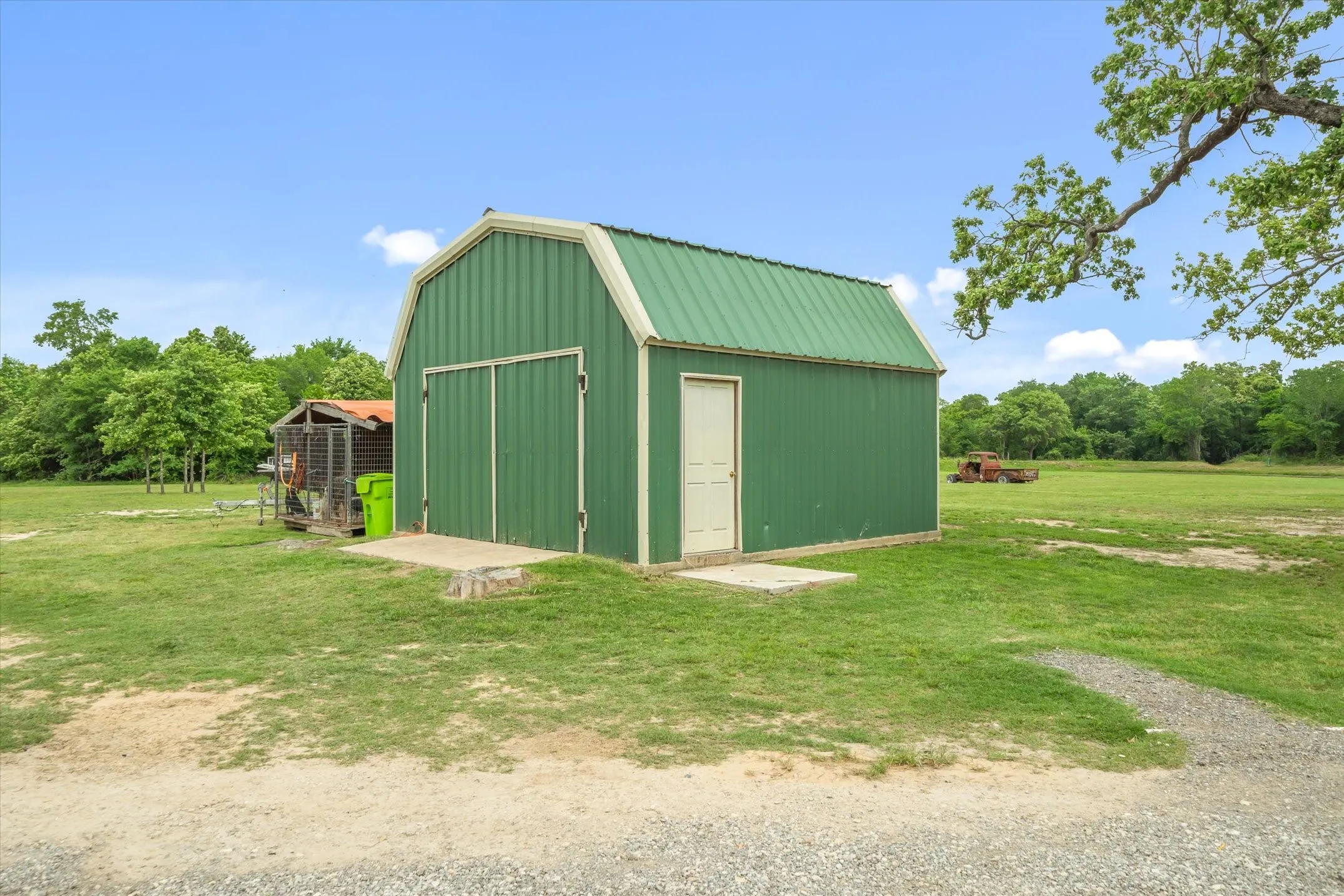 Farm For Sale in Van Zandt County , 501 Private Road 5120, Fruitvale, Texas 75127, 3 Bedrooms, 3 Bathrooms, 2 Garage spaces, 2,267 Sqft, built in 2004, Price $939,500, mls#21247302, Real Estate Agent in Fruitvale, Homes For Sale in Van Zandt county, Homes For Sale in Fruitvale, Realtor in Fruitvale Texas, Real Estate Brokerage Independent Realty Texas, Luminita Cordes Realtor
