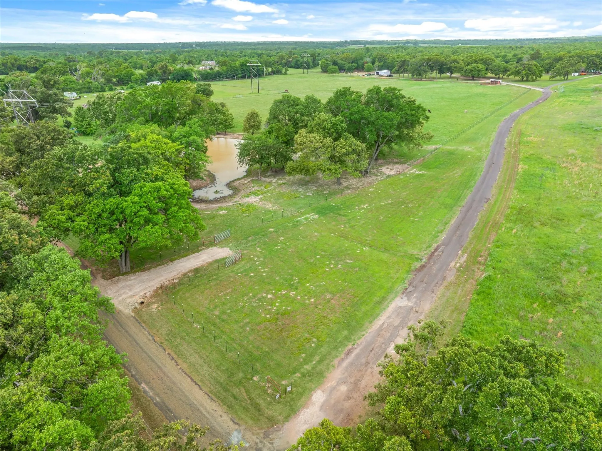 Farm For Sale in Van Zandt County , 501 Private Road 5120, Fruitvale, Texas 75127, 3 Bedrooms, 3 Bathrooms, 2 Garage spaces, 2,267 Sqft, built in 2004, Price $939,500, mls#21247302, Real Estate Agent in Fruitvale, Homes For Sale in Van Zandt county, Homes For Sale in Fruitvale, Realtor in Fruitvale Texas, Real Estate Brokerage Independent Realty Texas, Luminita Cordes Realtor
