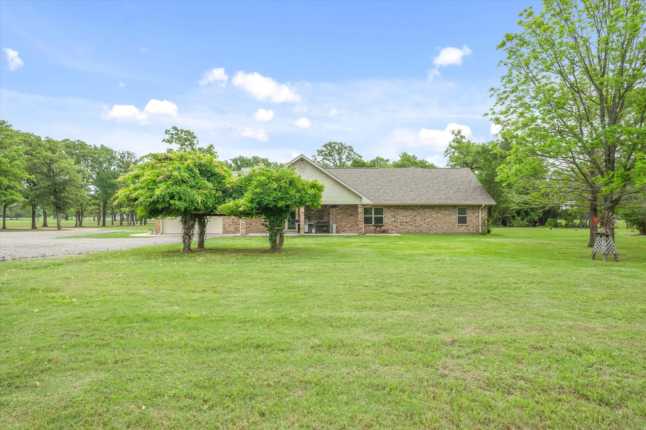 Farm For Sale in Van Zandt County , 501 Private Road 5120, Fruitvale, Texas 75127, 3 Bedrooms, 3 Bathrooms, 2 Garage spaces, 2,267 Sqft, built in 2004, Price $939,500, mls#21247302, Real Estate Agent in Fruitvale, Homes For Sale in Van Zandt county, Homes For Sale in Fruitvale, Realtor in Fruitvale Texas, Real Estate Brokerage Independent Realty Texas, Luminita Cordes Realtor