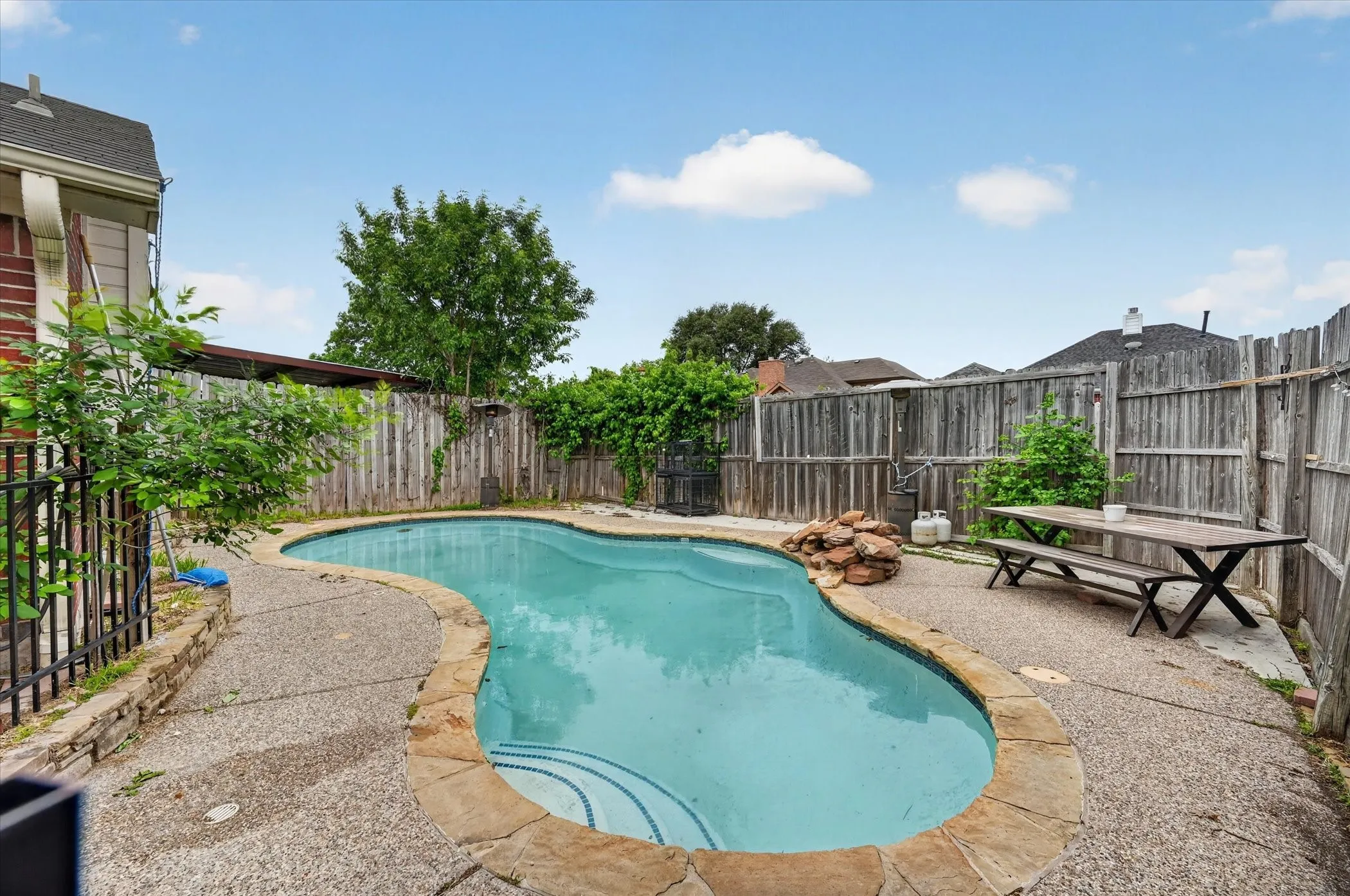 Single Family Residence For Sale in Dallas County , 1701 Briargrove Drive, Mesquite, Texas 75181, 4 Bedroom, 2 Bathroom, 2 Garage spaces, 2,382 Sqft, built in 1990, mls#21247165, Real Estate Agent in Mesquite, Homes For Sale in Dallas county, Homes For Sale in Mesquite, Realtor in Mesquite Texas, Real Estate Brokerage Independent Realty Texas, Luminita Cordes Realtor