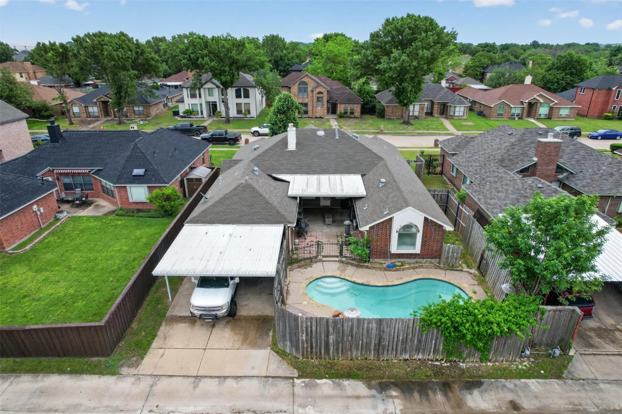 Single Family Residence For Sale in Dallas County , 1701 Briargrove Drive, Mesquite, Texas 75181, 4 Bedroom, 2 Bathroom, 2 Garage spaces, 2,382 Sqft, built in 1990, mls#21247165, Real Estate Agent in Mesquite, Homes For Sale in Dallas county, Homes For Sale in Mesquite, Realtor in Mesquite Texas, Real Estate Brokerage Independent Realty Texas, Luminita Cordes Realtor