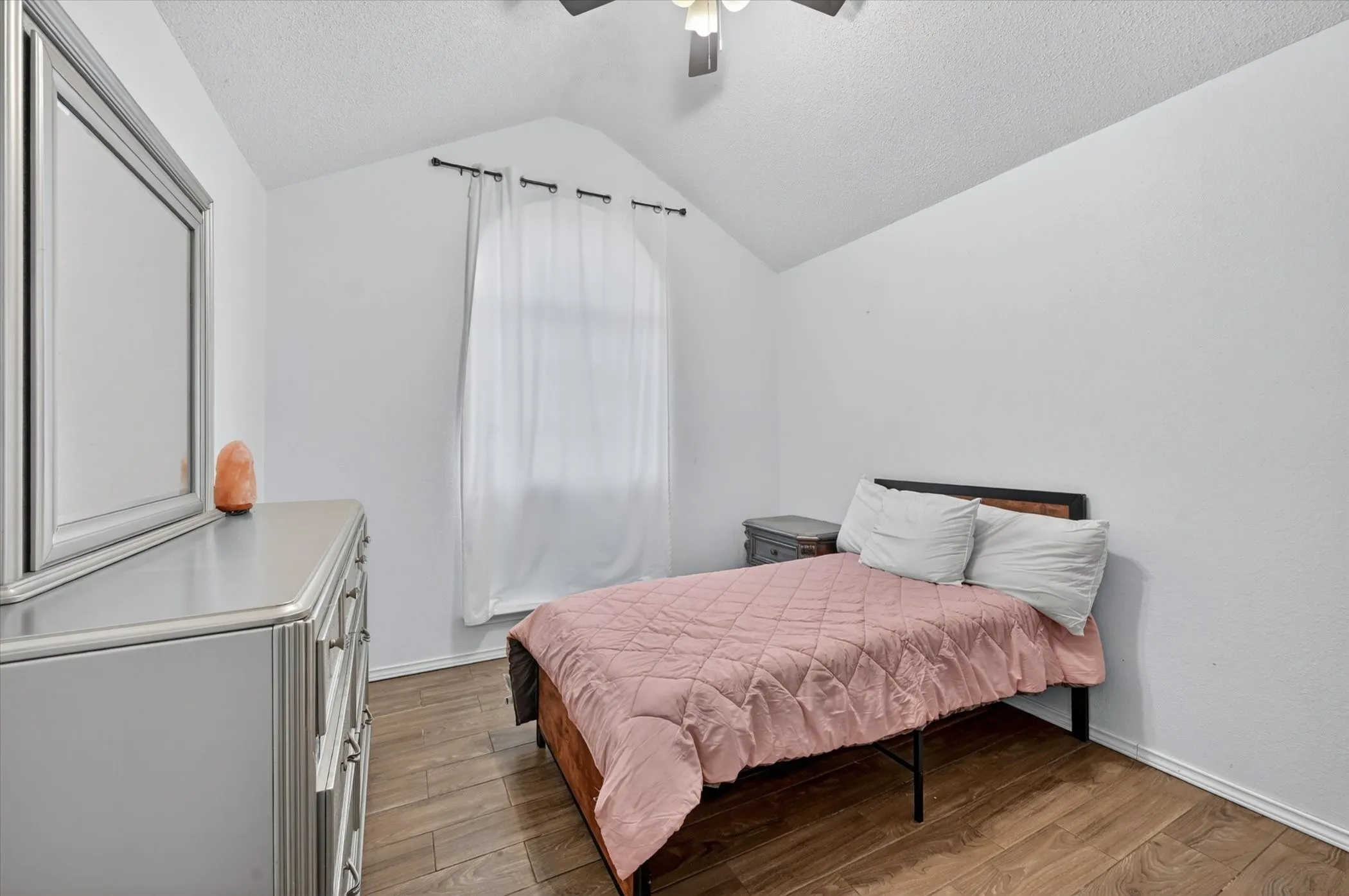 Single Family Residence For Sale in Dallas County , 1701 Briargrove Drive, Mesquite, Texas 75181, 4 Bedroom, 2 Bathroom, 2 Garage spaces, 2,382 Sqft, built in 1990, mls#21247165, Real Estate Agent in Mesquite, Homes For Sale in Dallas county, Homes For Sale in Mesquite, Realtor in Mesquite Texas, Real Estate Brokerage Independent Realty Texas, Luminita Cordes Realtor