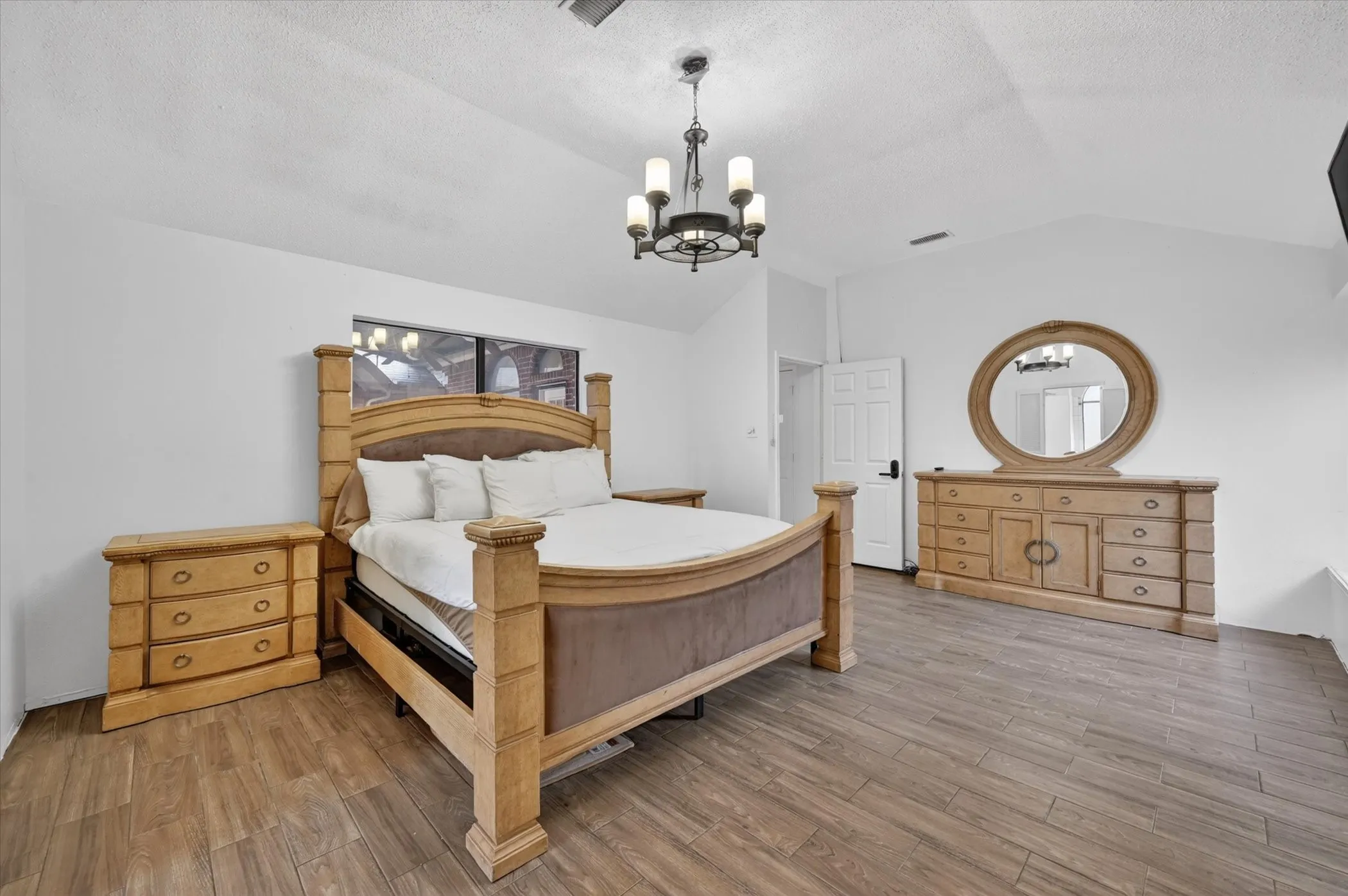Single Family Residence For Sale in Dallas County , 1701 Briargrove Drive, Mesquite, Texas 75181, 4 Bedroom, 2 Bathroom, 2 Garage spaces, 2,382 Sqft, built in 1990, mls#21247165, Real Estate Agent in Mesquite, Homes For Sale in Dallas county, Homes For Sale in Mesquite, Realtor in Mesquite Texas, Real Estate Brokerage Independent Realty Texas, Luminita Cordes Realtor