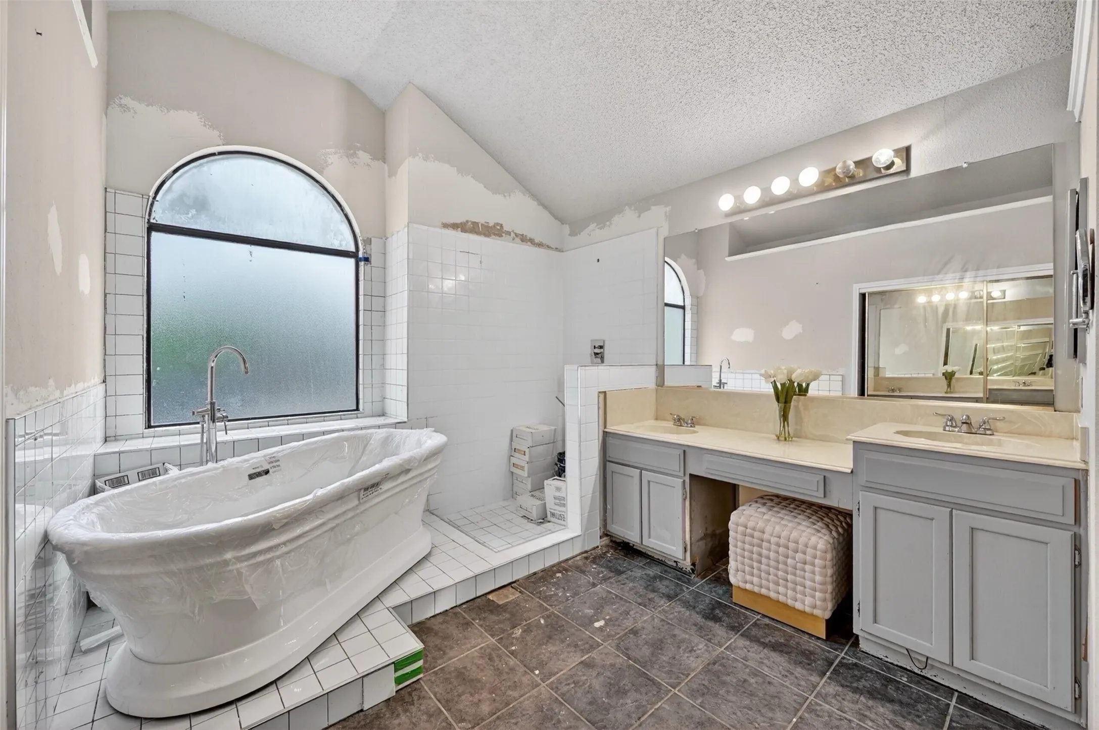 Single Family Residence For Sale in Dallas County , 1701 Briargrove Drive, Mesquite, Texas 75181, 4 Bedroom, 2 Bathroom, 2 Garage spaces, 2,382 Sqft, built in 1990, mls#21247165, Real Estate Agent in Mesquite, Homes For Sale in Dallas county, Homes For Sale in Mesquite, Realtor in Mesquite Texas, Real Estate Brokerage Independent Realty Texas, Luminita Cordes Realtor