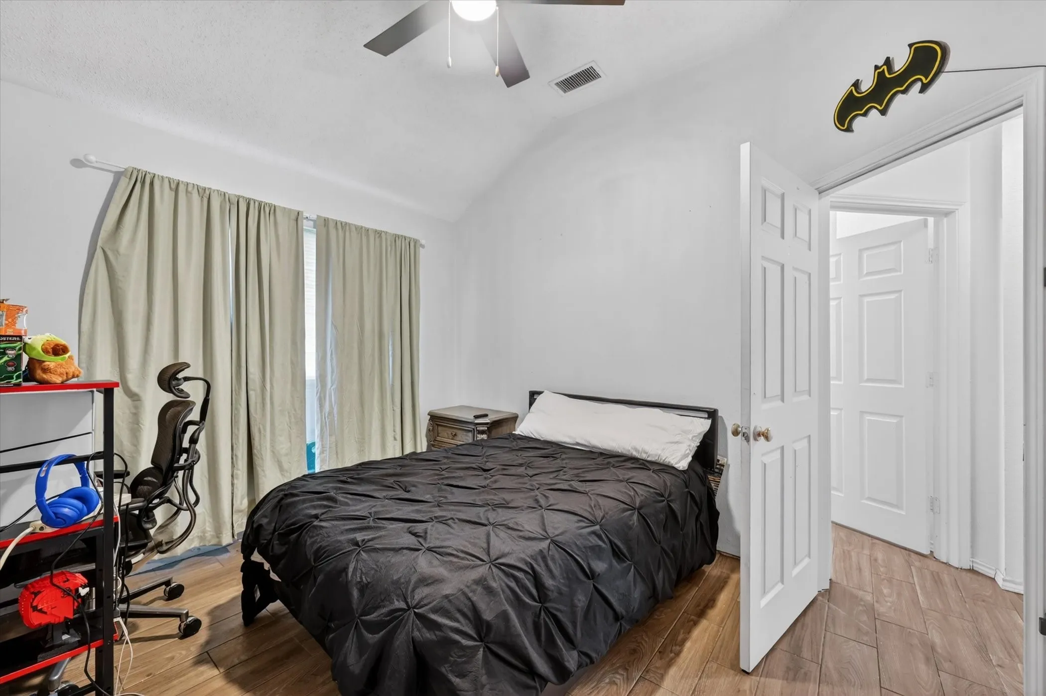 Single Family Residence For Sale in Dallas County , 1701 Briargrove Drive, Mesquite, Texas 75181, 4 Bedroom, 2 Bathroom, 2 Garage spaces, 2,382 Sqft, built in 1990, mls#21247165, Real Estate Agent in Mesquite, Homes For Sale in Dallas county, Homes For Sale in Mesquite, Realtor in Mesquite Texas, Real Estate Brokerage Independent Realty Texas, Luminita Cordes Realtor