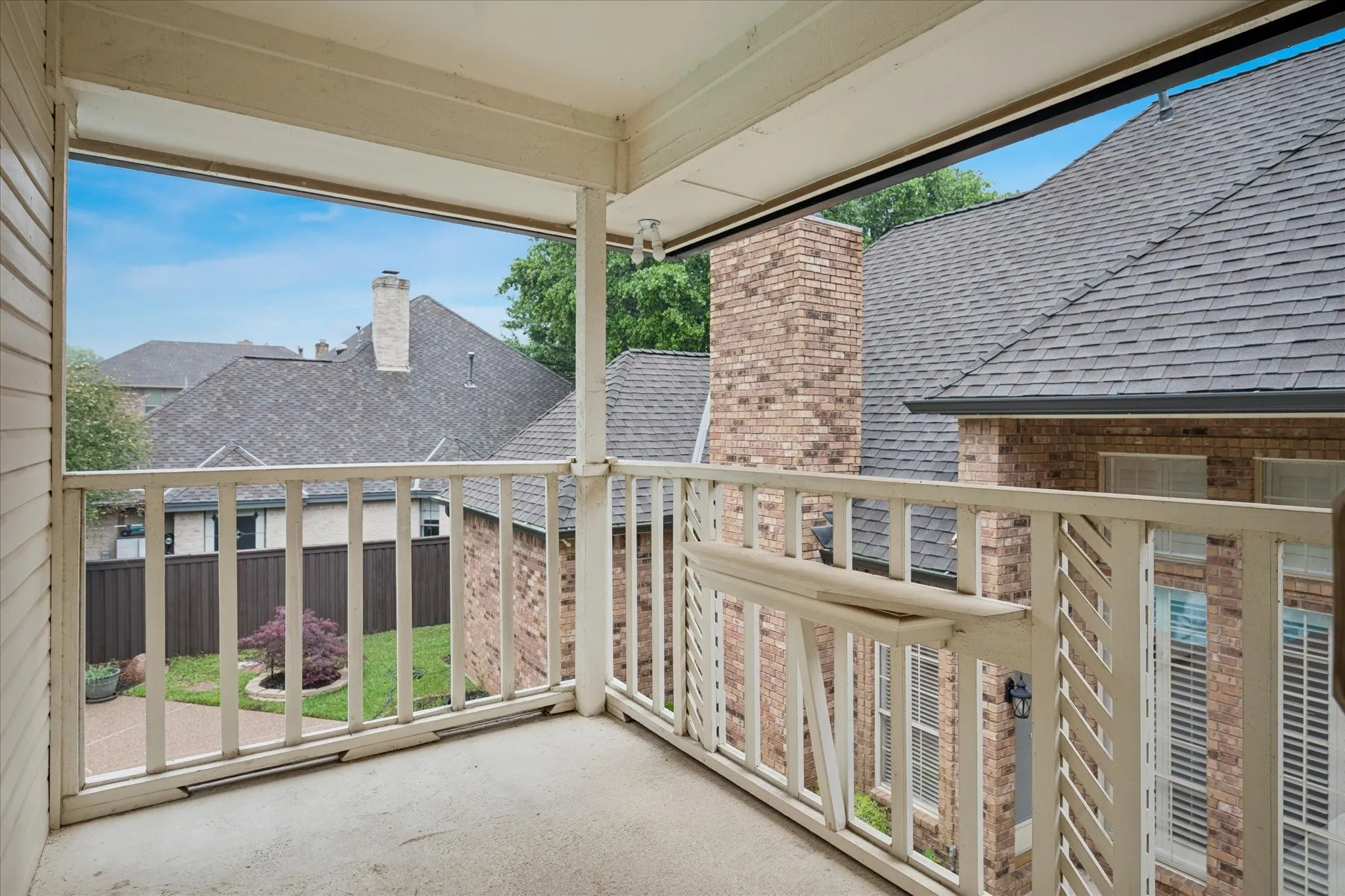 Large back patio with Outdoor Kitchen