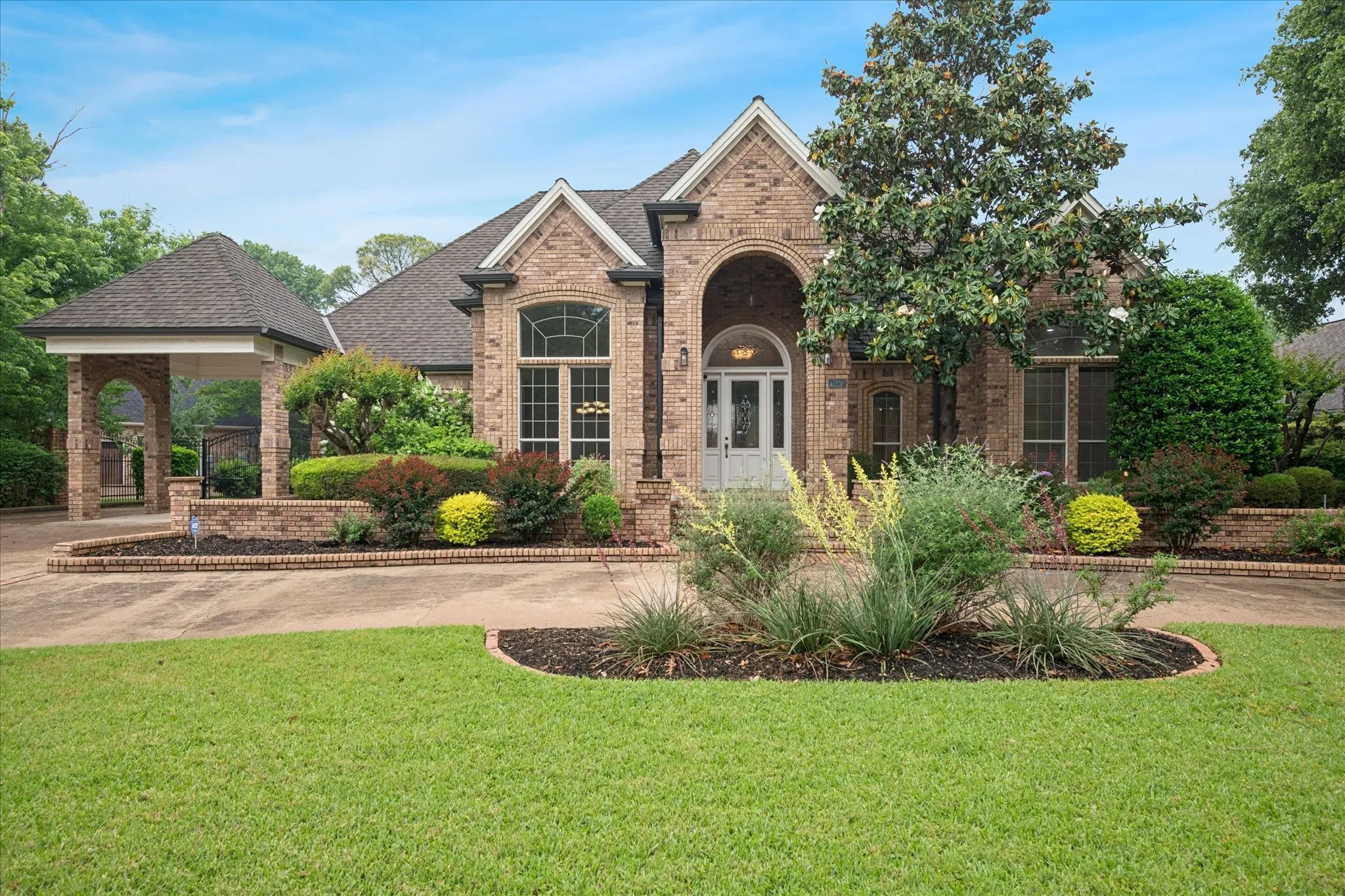 Welcome Home 4607 Shadywood Lane in Colleyville!