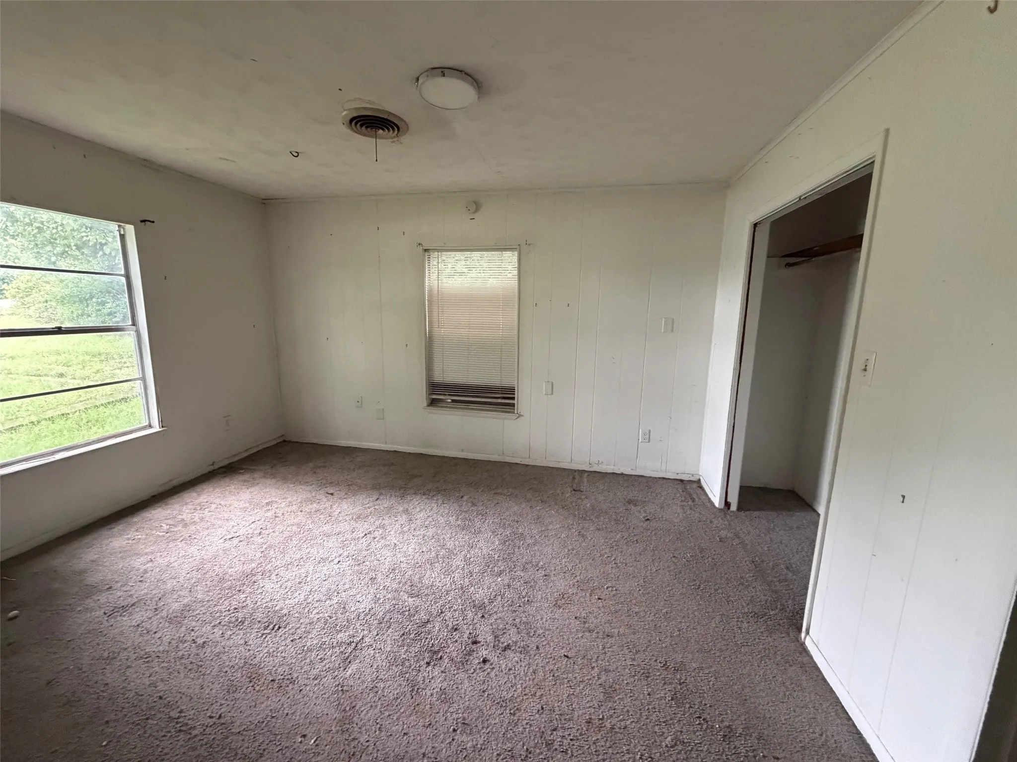 Single Family Residence For Sale in Hood County , 2604 Pinoak Street, Granbury, Texas 76048, 2 Bedroom, 2 Bathroom, Garage spaces, 1,040 Sqft, built in 1981, Preowned, mls#21243145, Real Estate Agent in Granbury, Homes For Sale in Hood county, Homes For Sale in Granbury, Realtor in Granbury Texas, Real Estate Brokerage Independent Realty Texas, Luminita Cordes Realtor