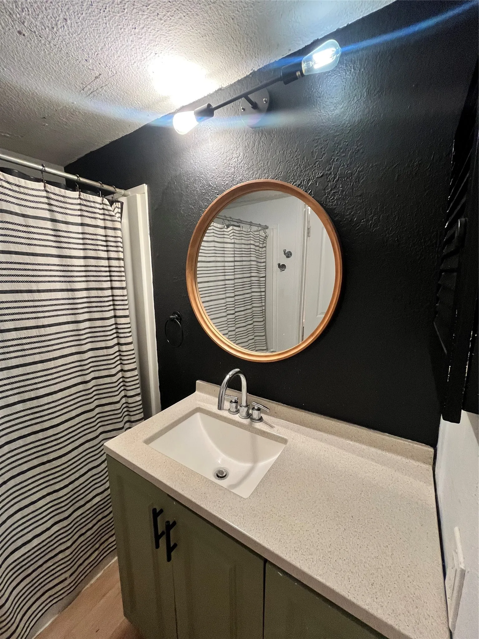 Condominium For Sale in Dallas County , 6108 Abrams Road 303, Dallas, Texas 75231, 1 Bedroom, 1 Bathroom, Garage spaces, 600 Sqft, built in 1984, Price $119,900, mls#21246208, Real Estate Agent in Dallas, Homes For Sale in Dallas county, Homes For Sale in Dallas, Realtor in Dallas Texas, Real Estate Brokerage Independent Realty Texas, Luminita Cordes Realtor